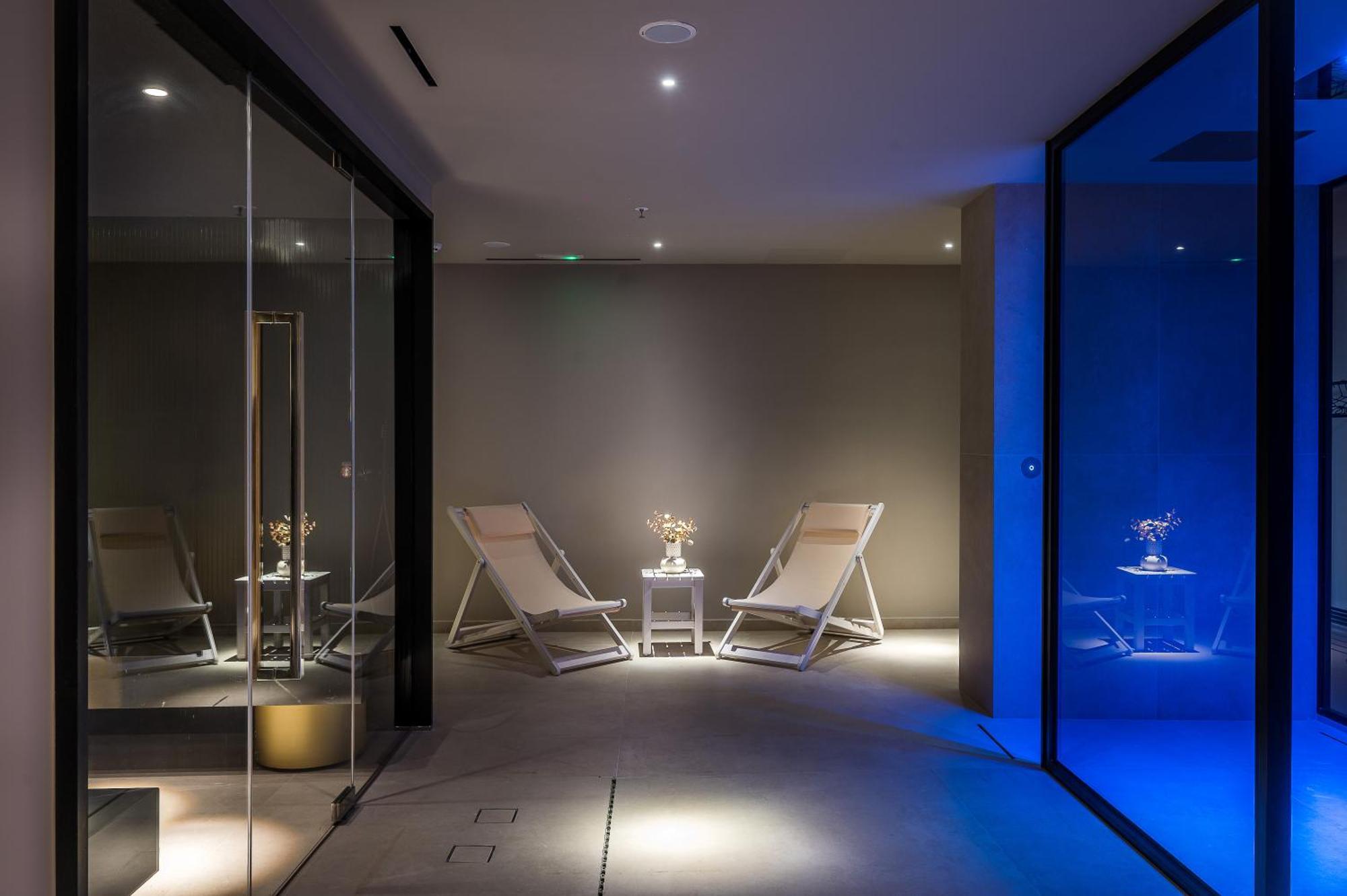 Hotel Ethereal White &