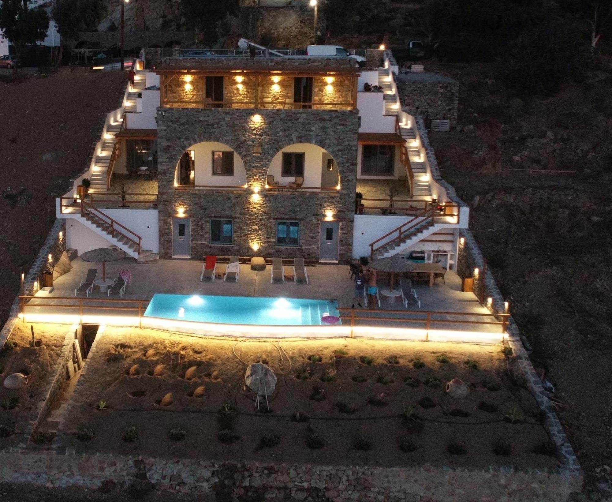 Papa Glinado Naxos