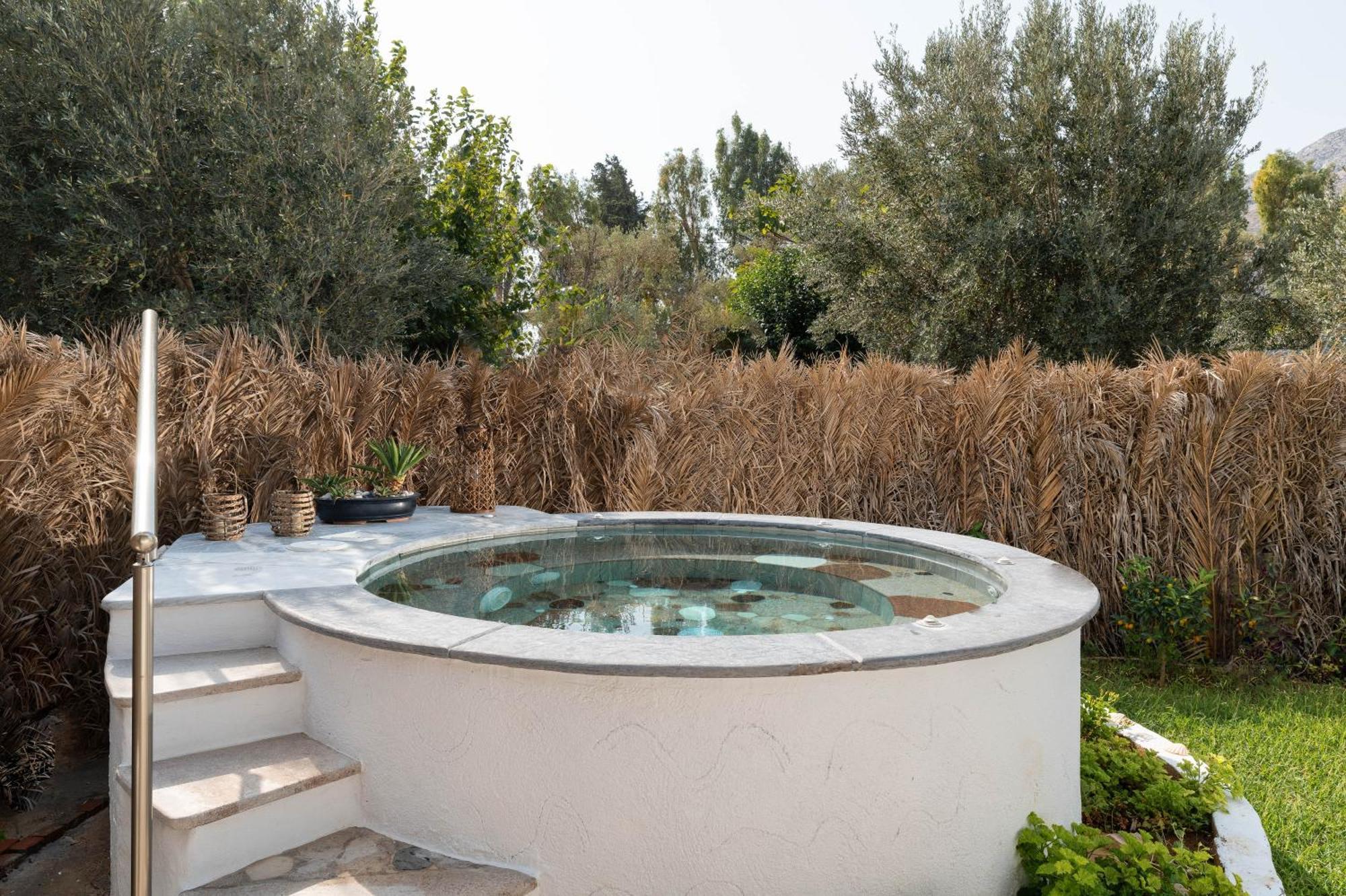 Aparthotel Elefteria Apts & 3*