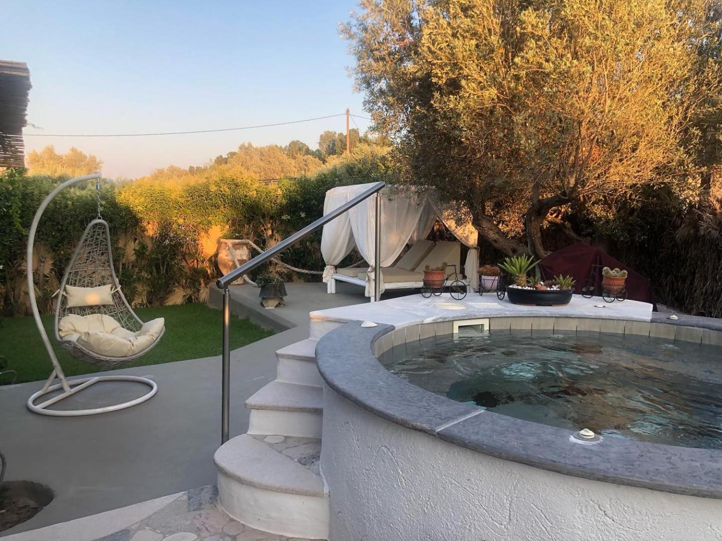Elefteria Apts & 3*