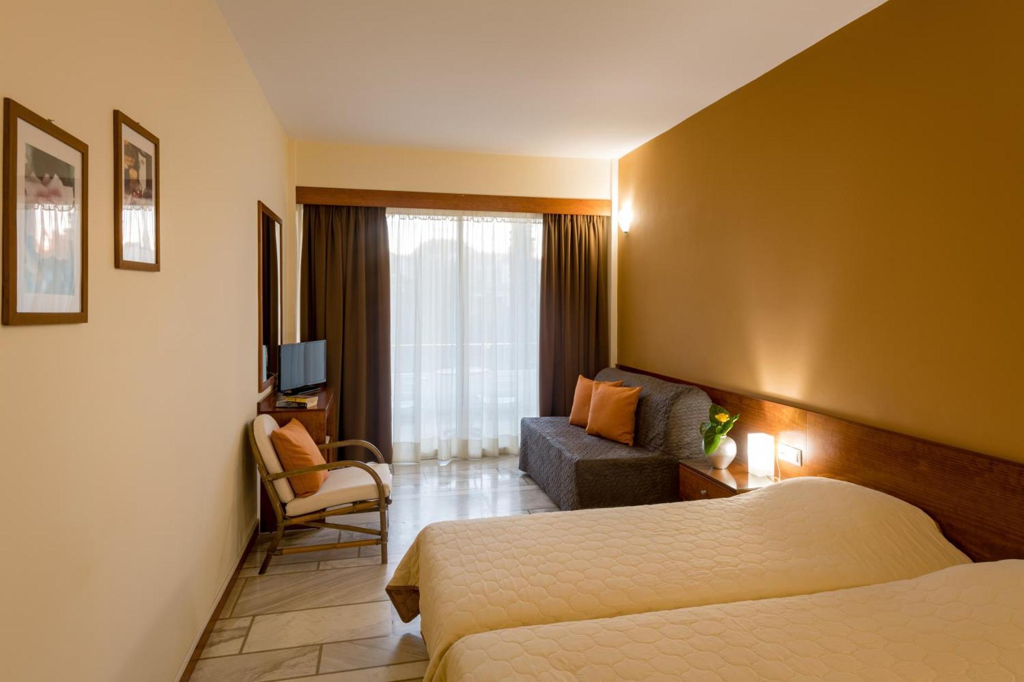 Pavlina Hotel 4*