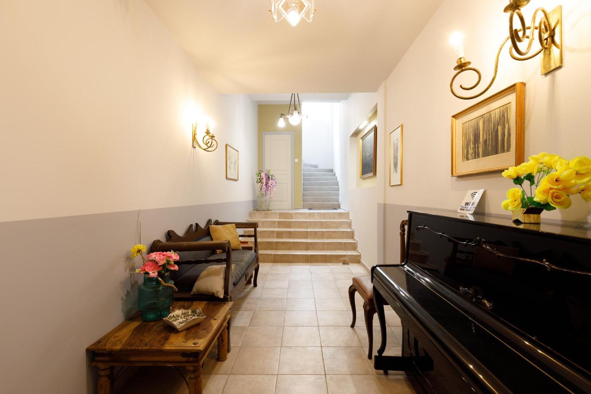 Located Melina 2 Escape Guest house Kalamata