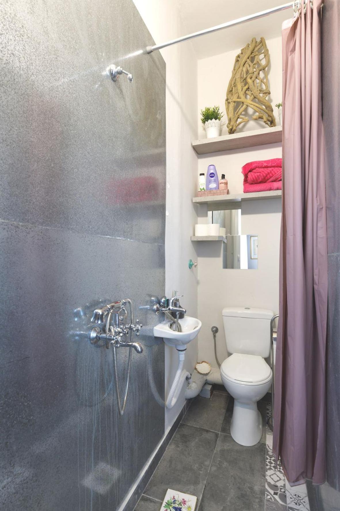 Located Melina 2 Escape Kalamata