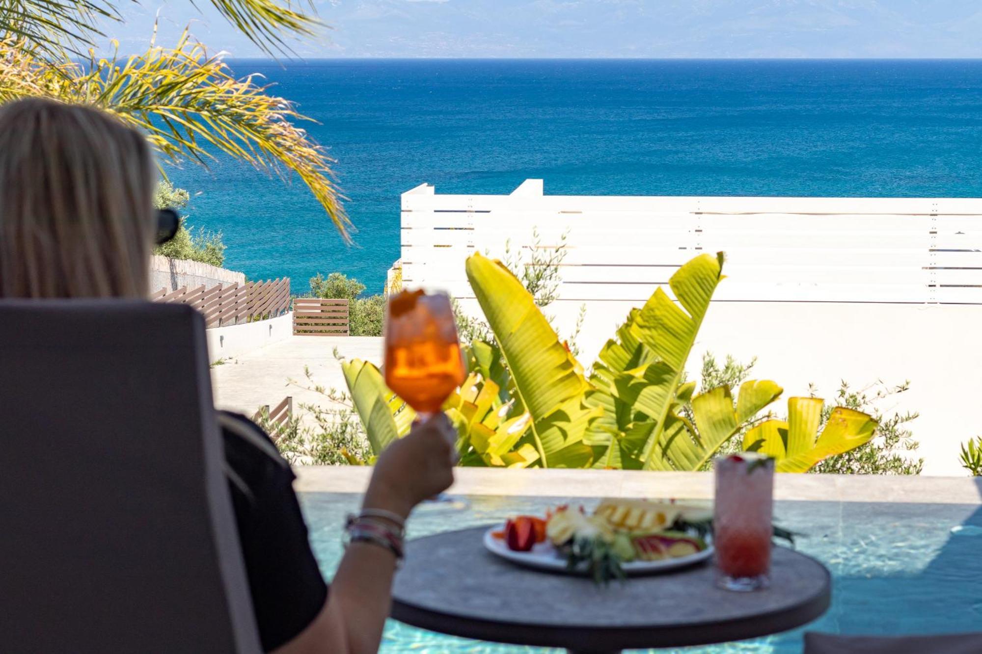 Colonides Hotel