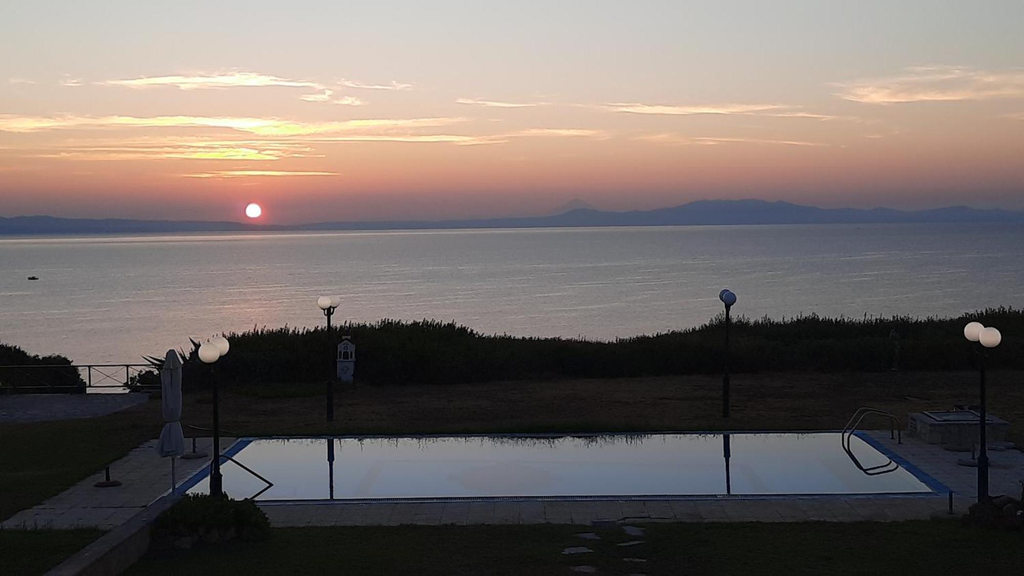 Blue Pastel-cliffside Villa, Shared Pool, Wild Sandy Nearby Holiday home Nea Poteidaia