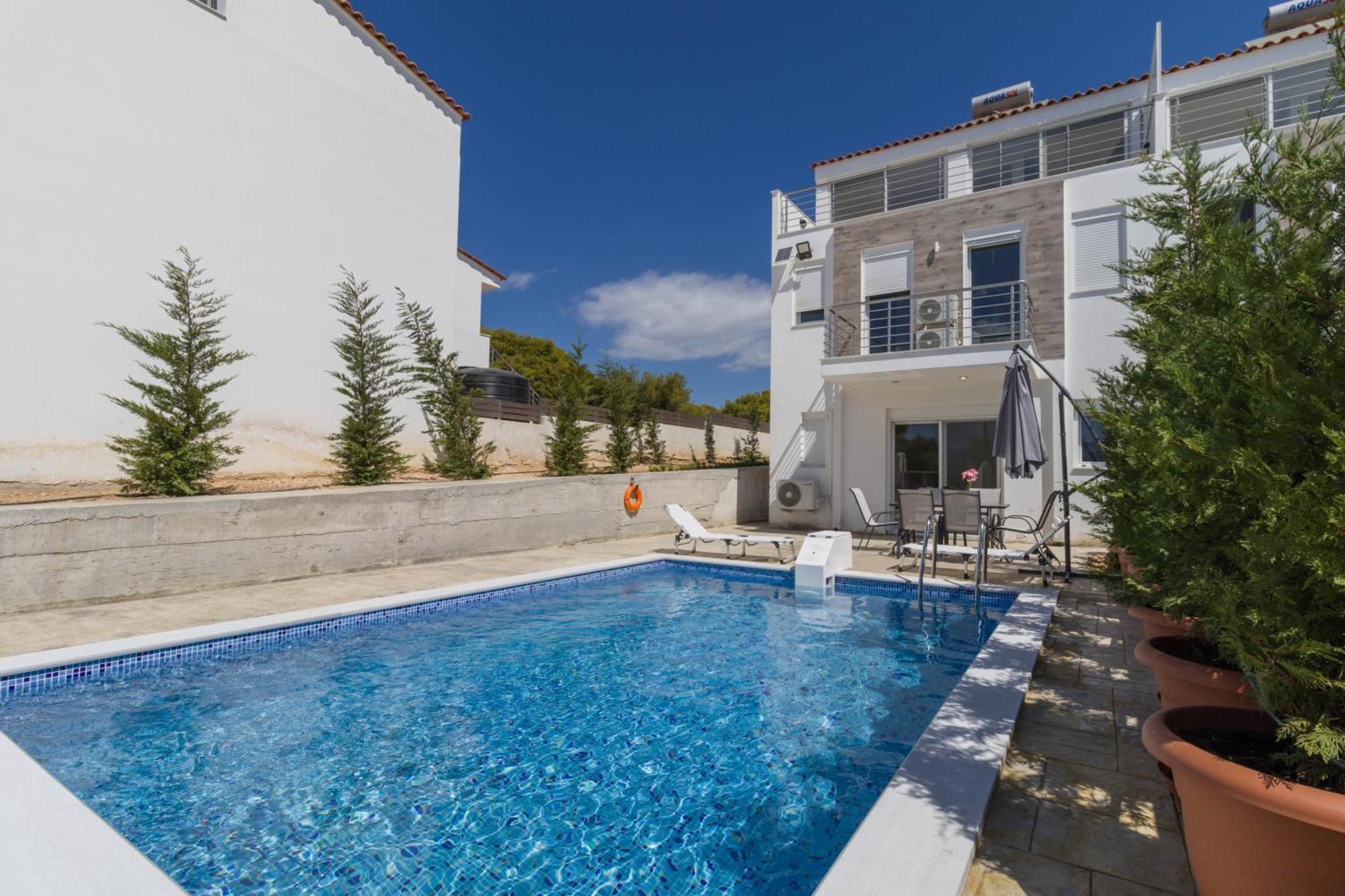 Enchanted Sunlit Retreat Isthmia