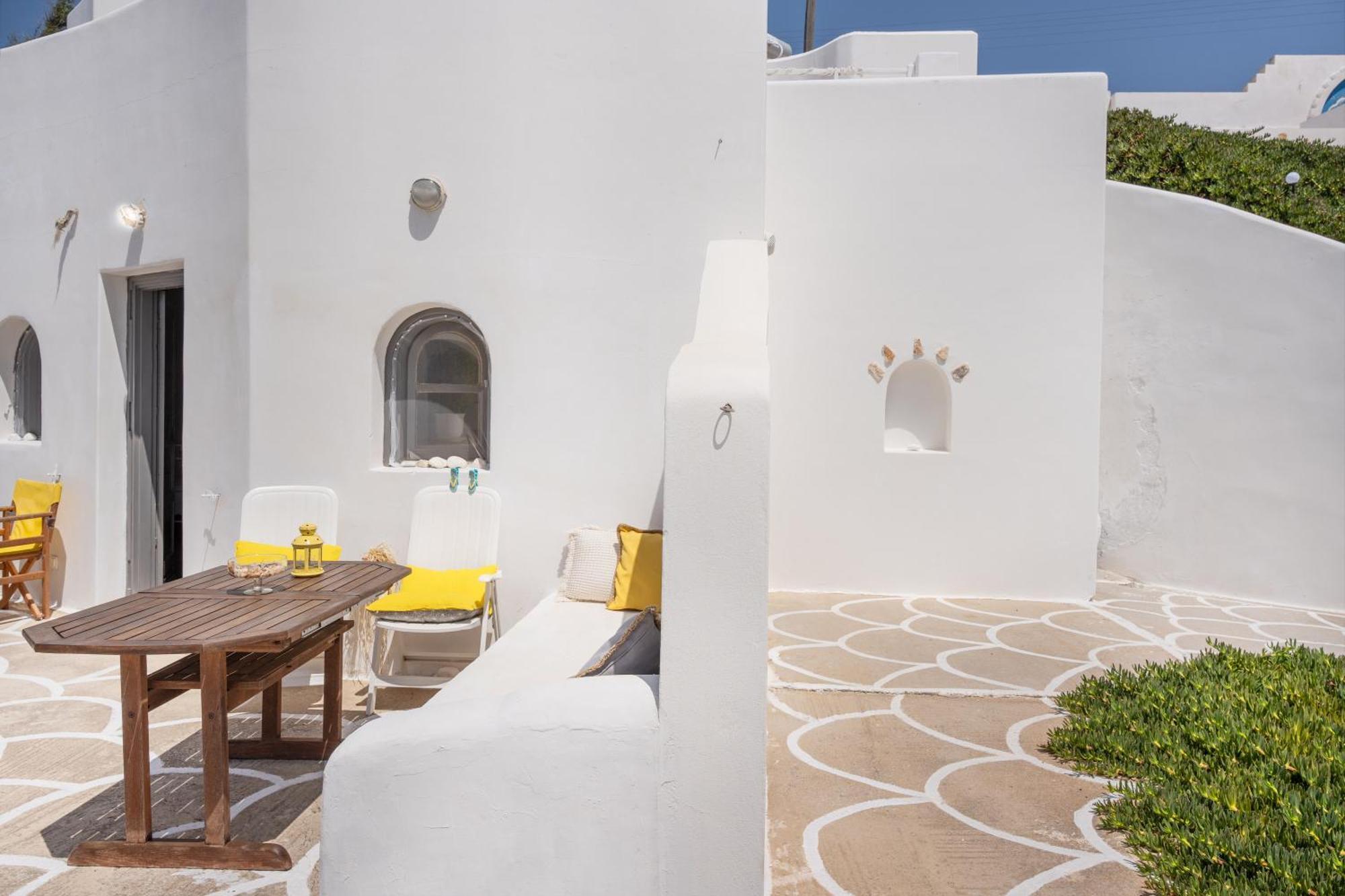 Kimolos Guest house *