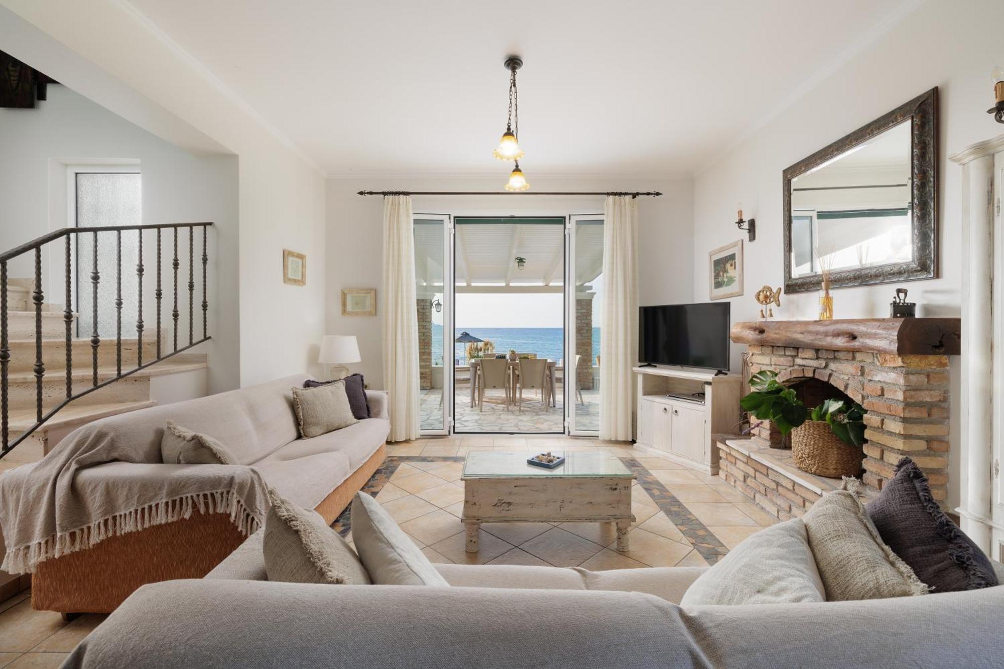 Villa Beachfront Dionysos - With Private