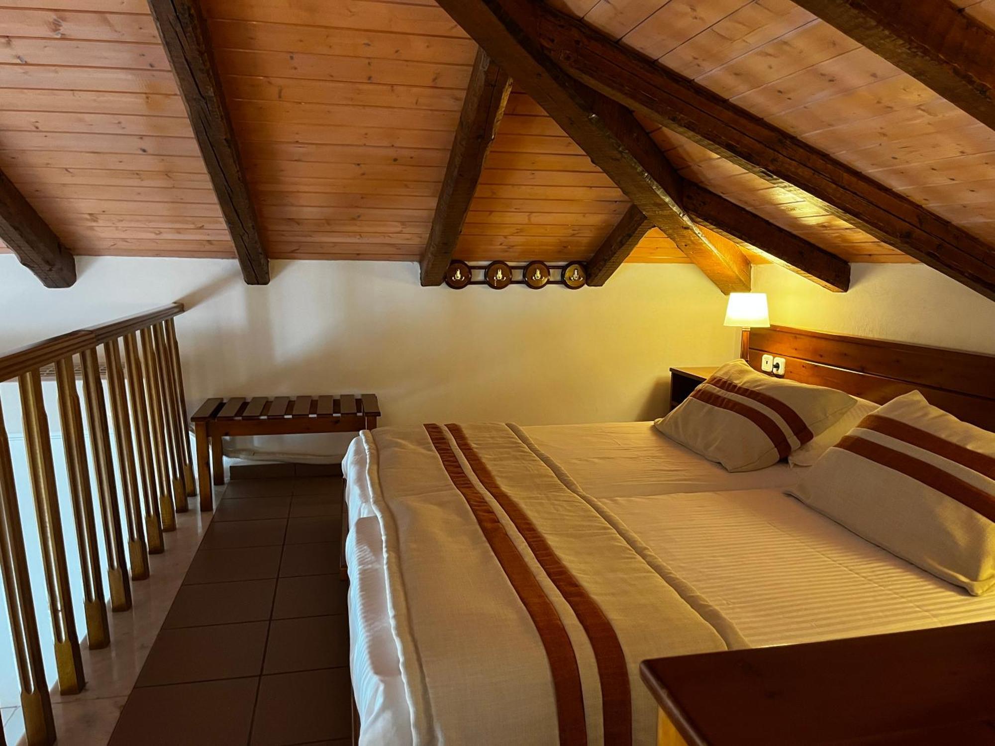 Nissia Traditional Residences Aparthotel 4*