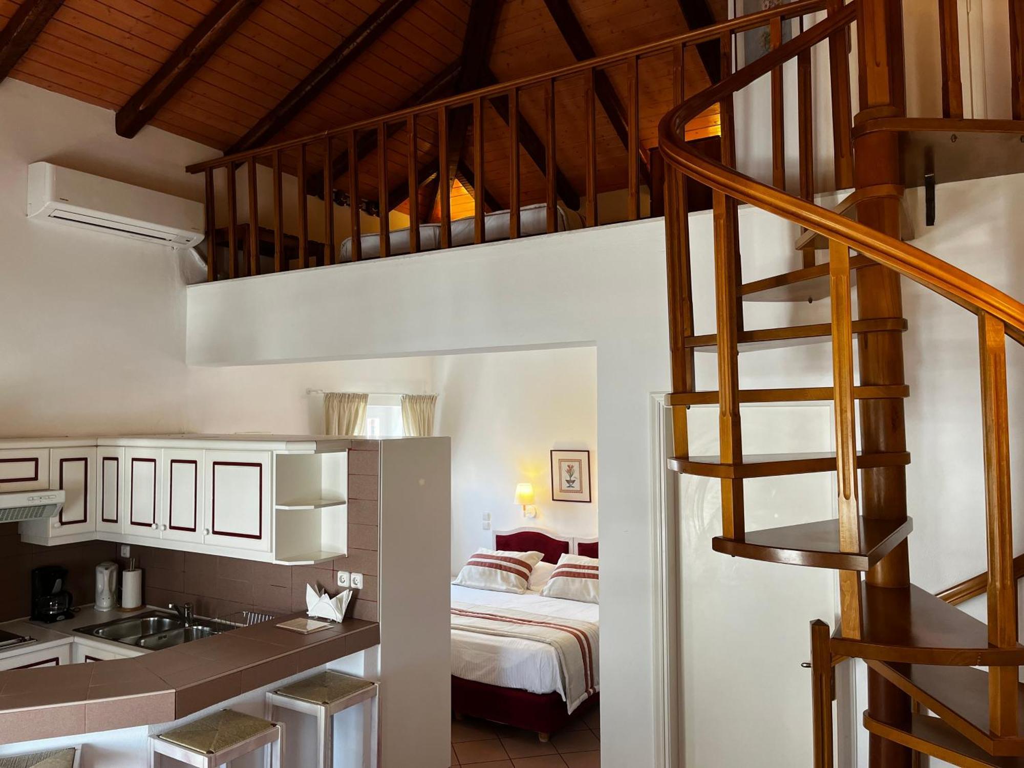 Aparthotel Nissia Traditional Residences 4*