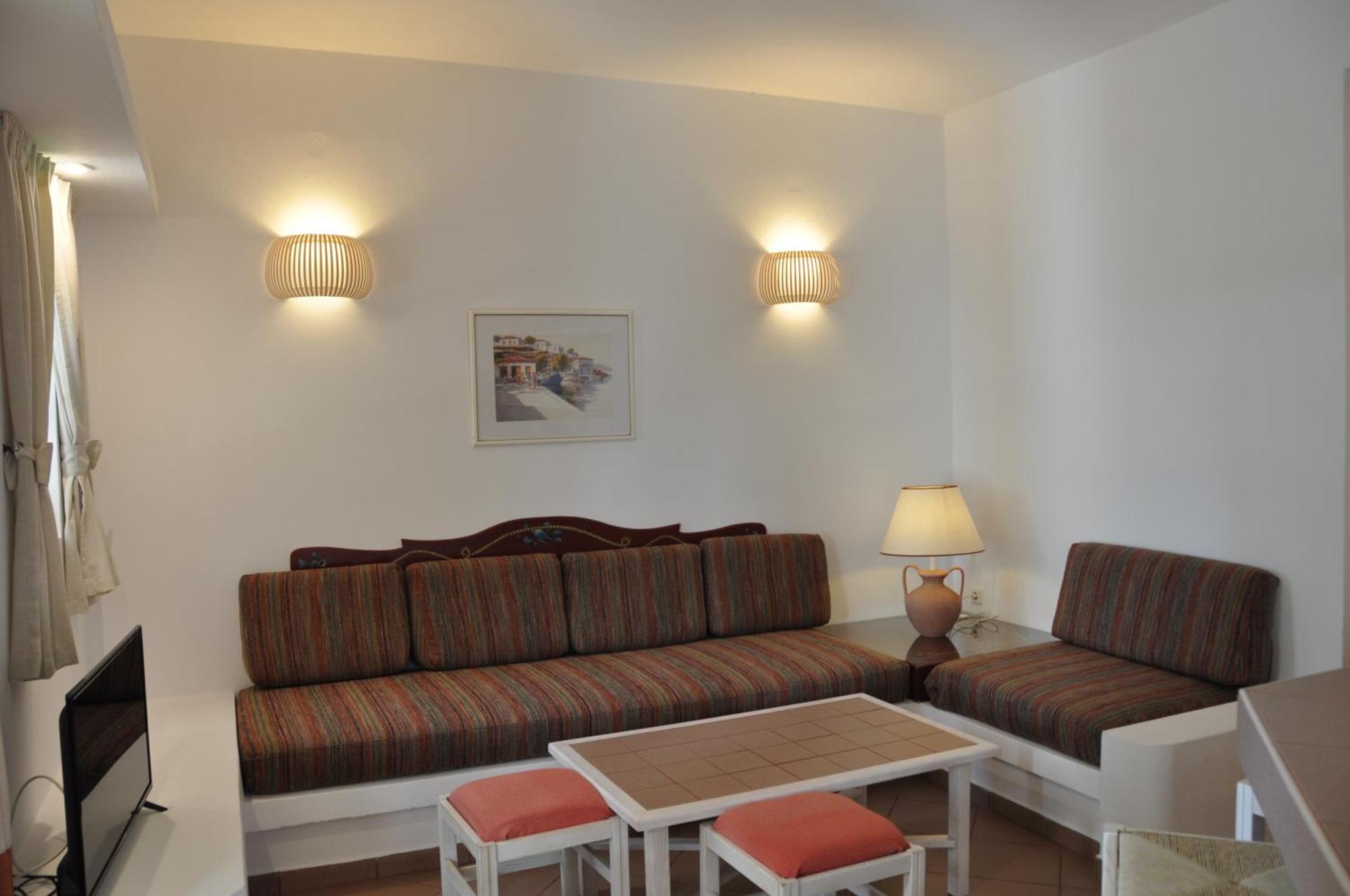 Aparthotel Nissia Traditional Residences 4*