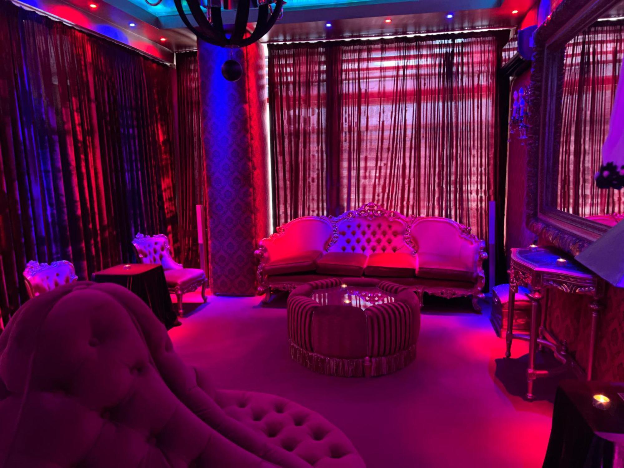 Priamos Erato Love hotel Athens