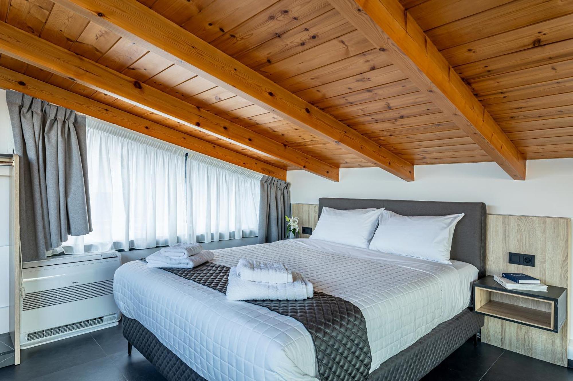 Hill Luxury Aparthotel *