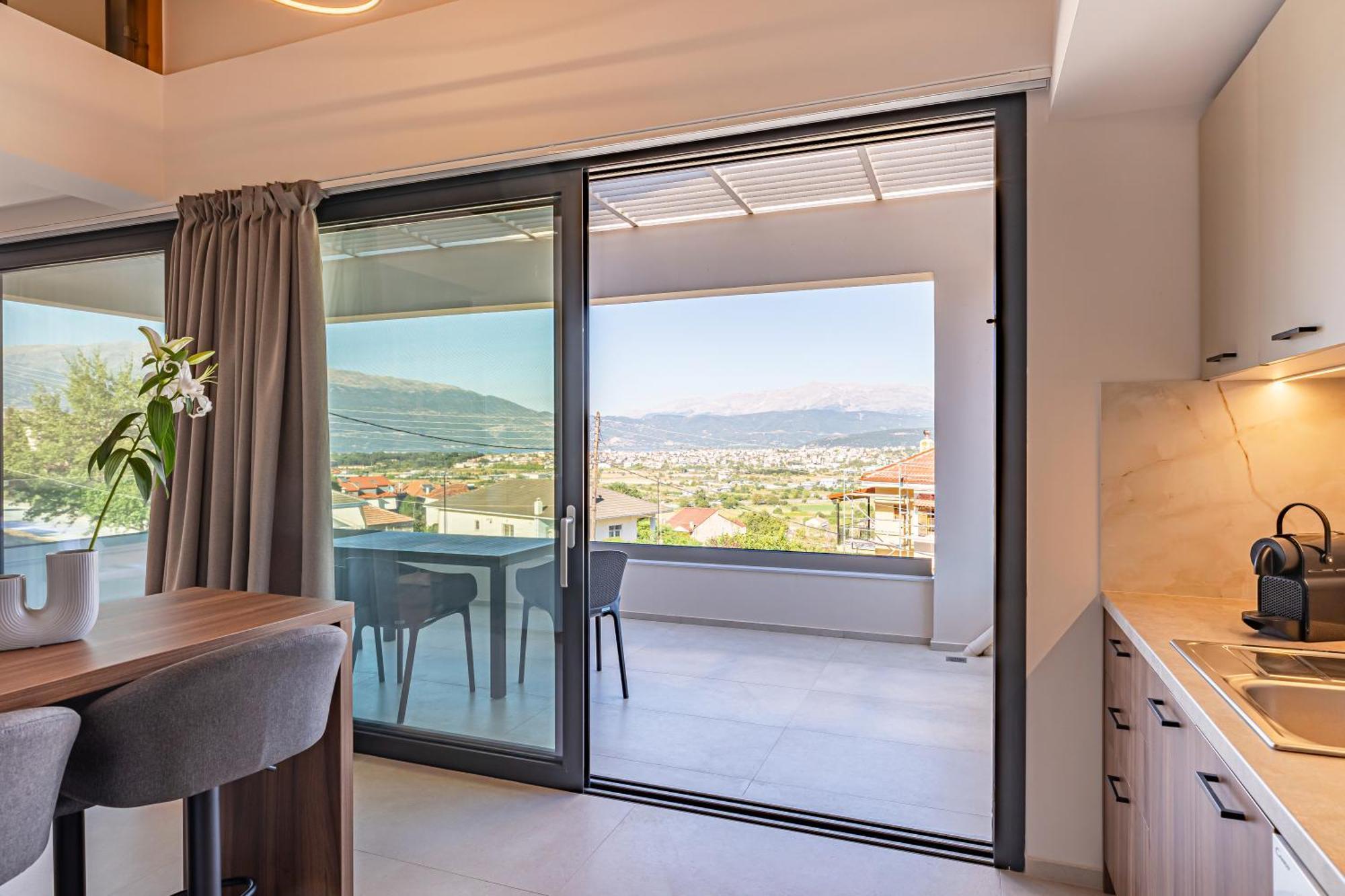 Hill Luxury Aparthotel *