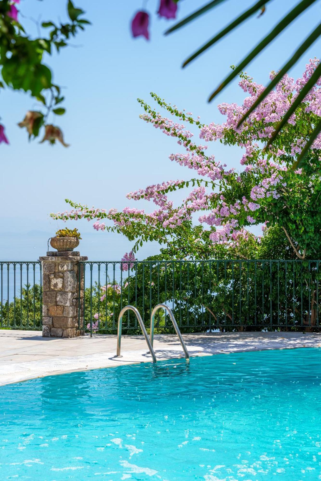 Villa Grosse Sea And Mountains View Gastouri (Corfu)