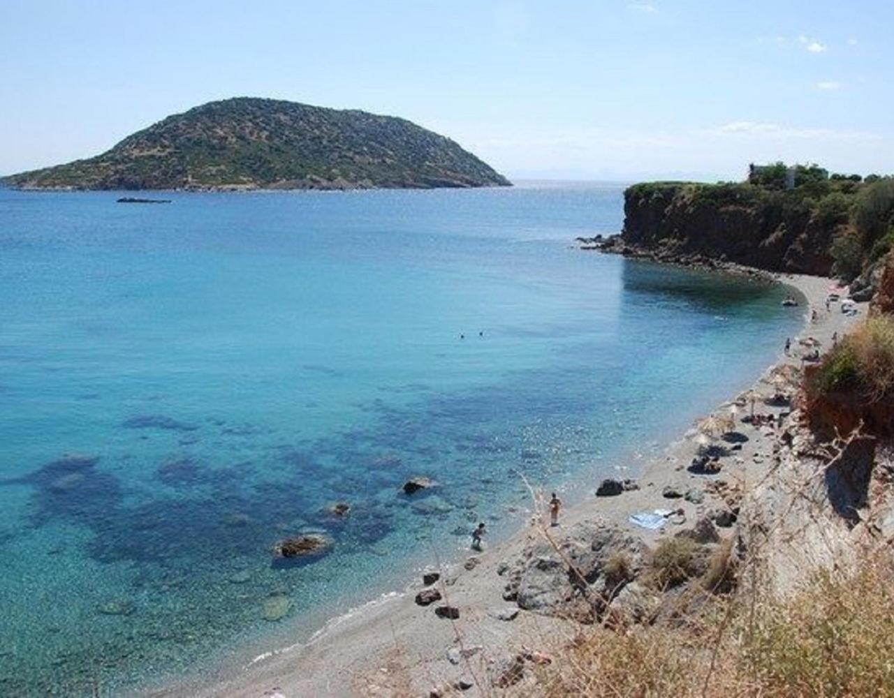 Sea, La Vie Saronida