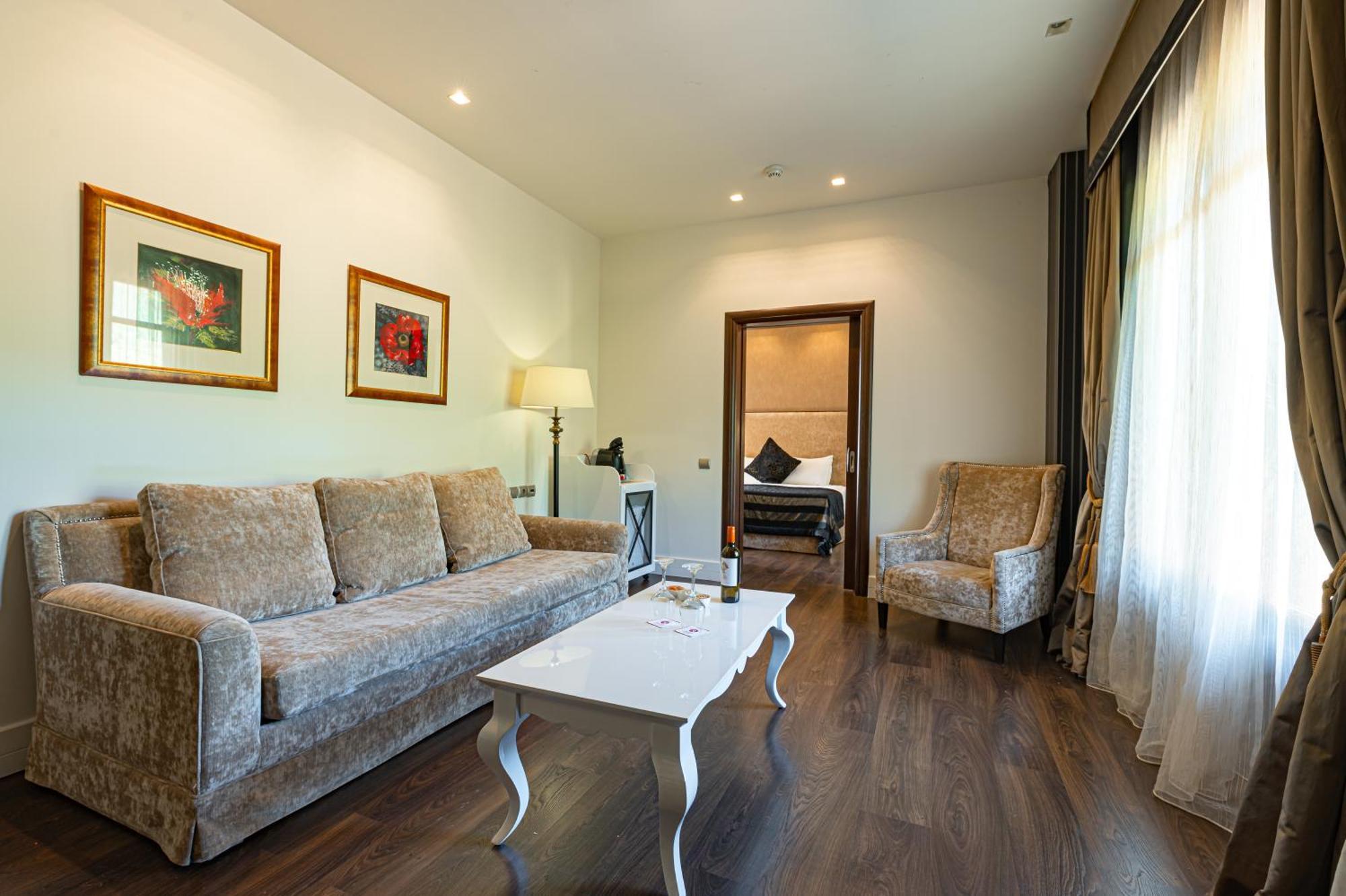 Nymfasia Hotel 5*