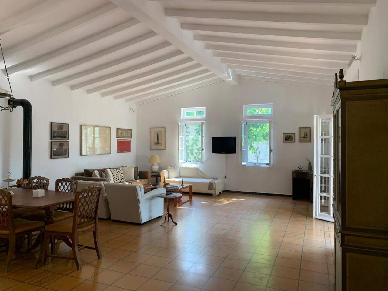 Mediterranean House With Beautiful Garden Villa