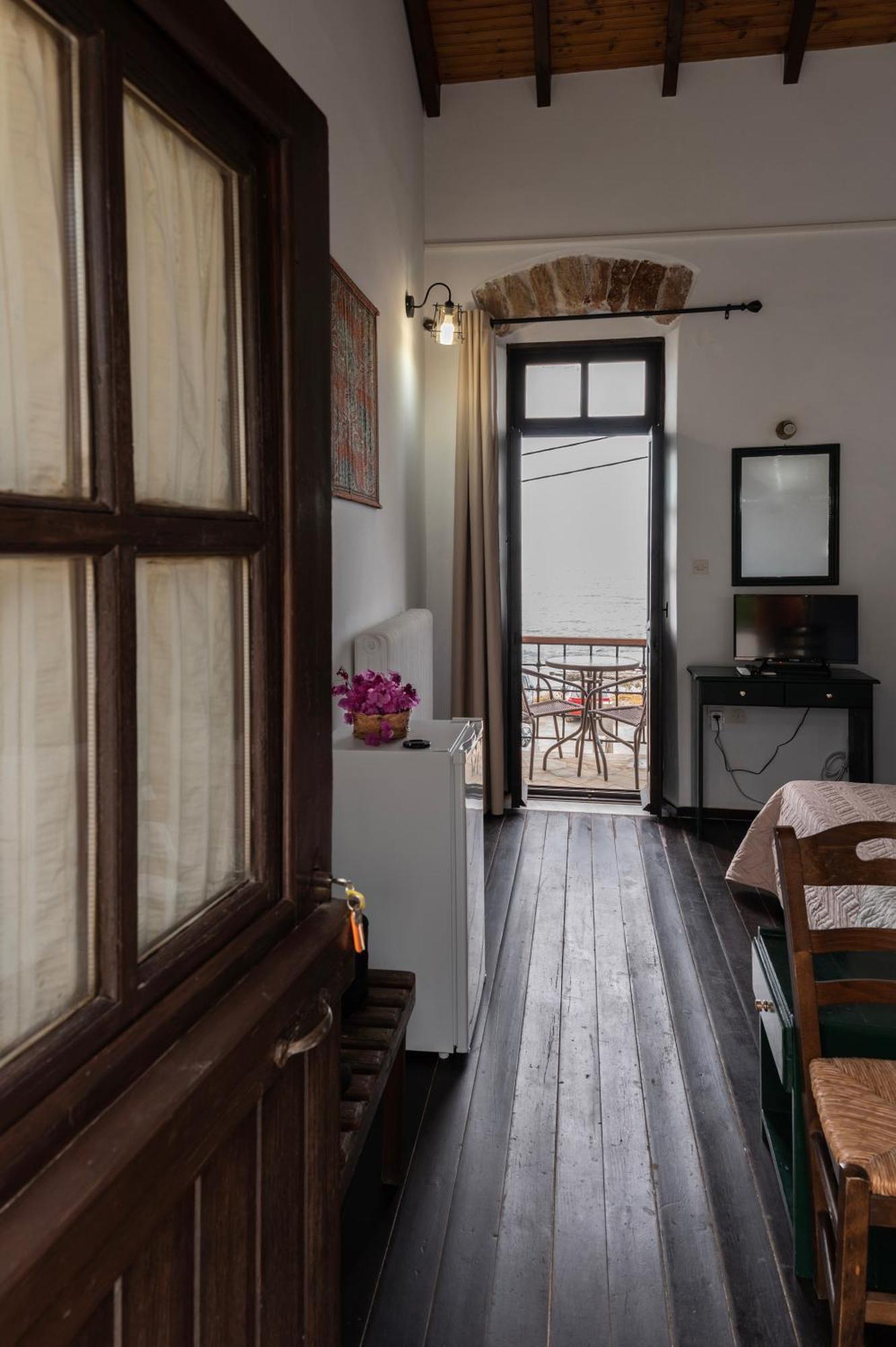 Apartment Belessi's Mansion Yefira
