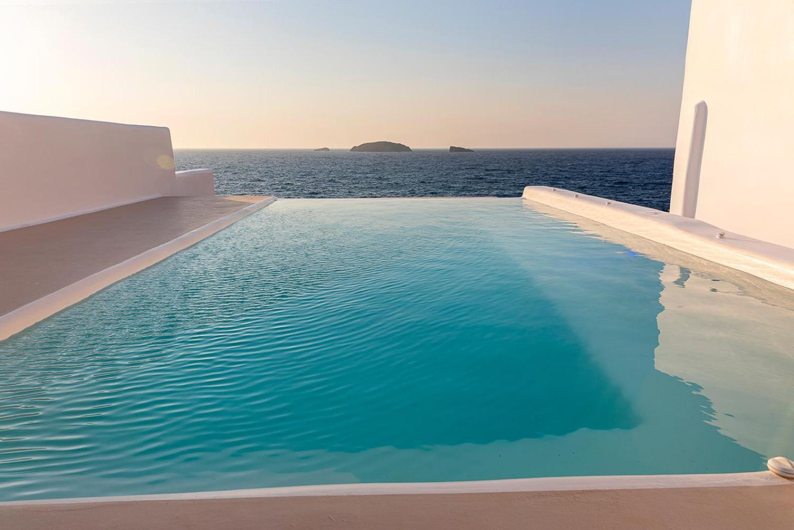 Villa Infinity Milos Pachaina