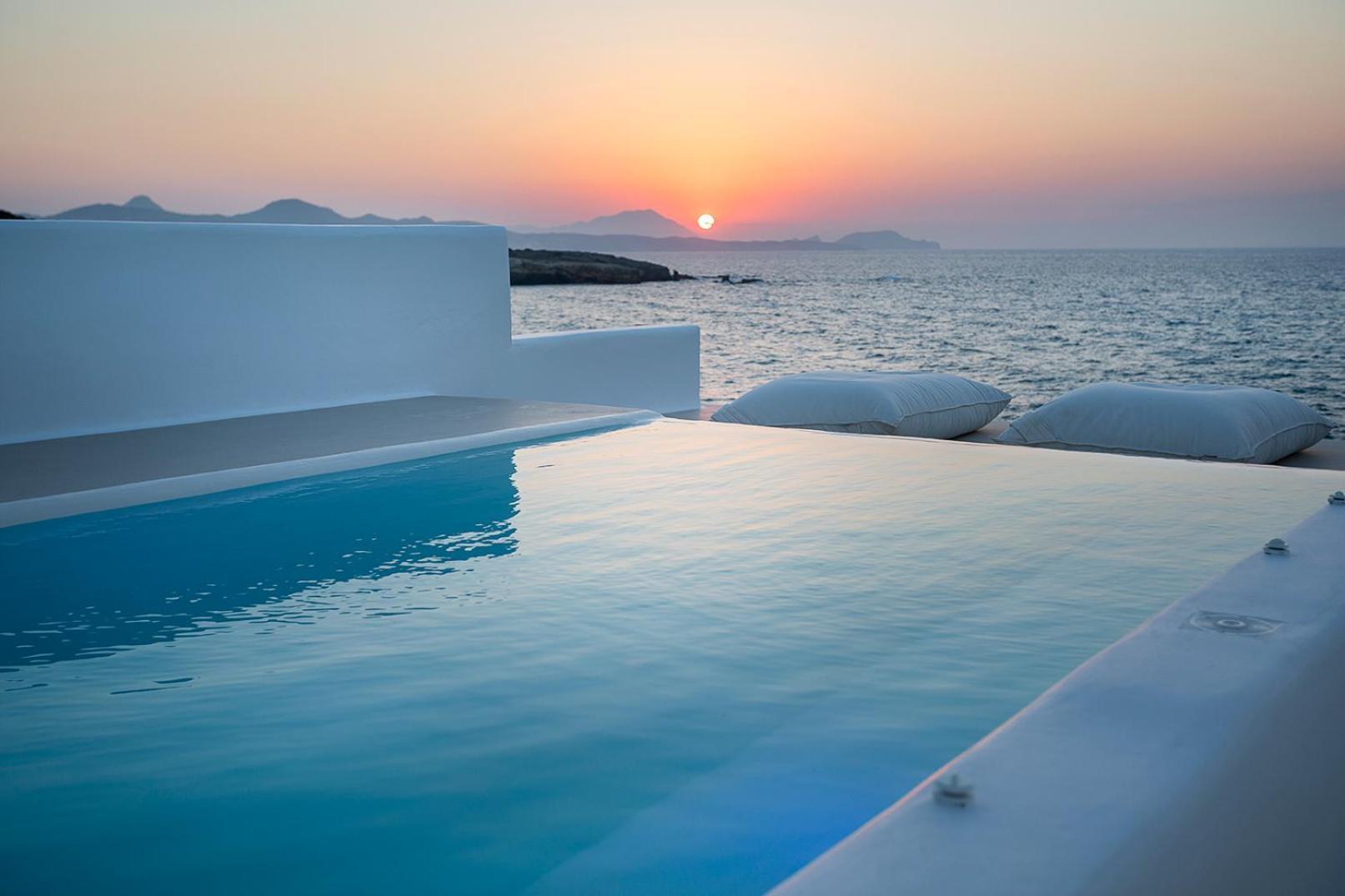 Villa Infinity Milos Pachaina