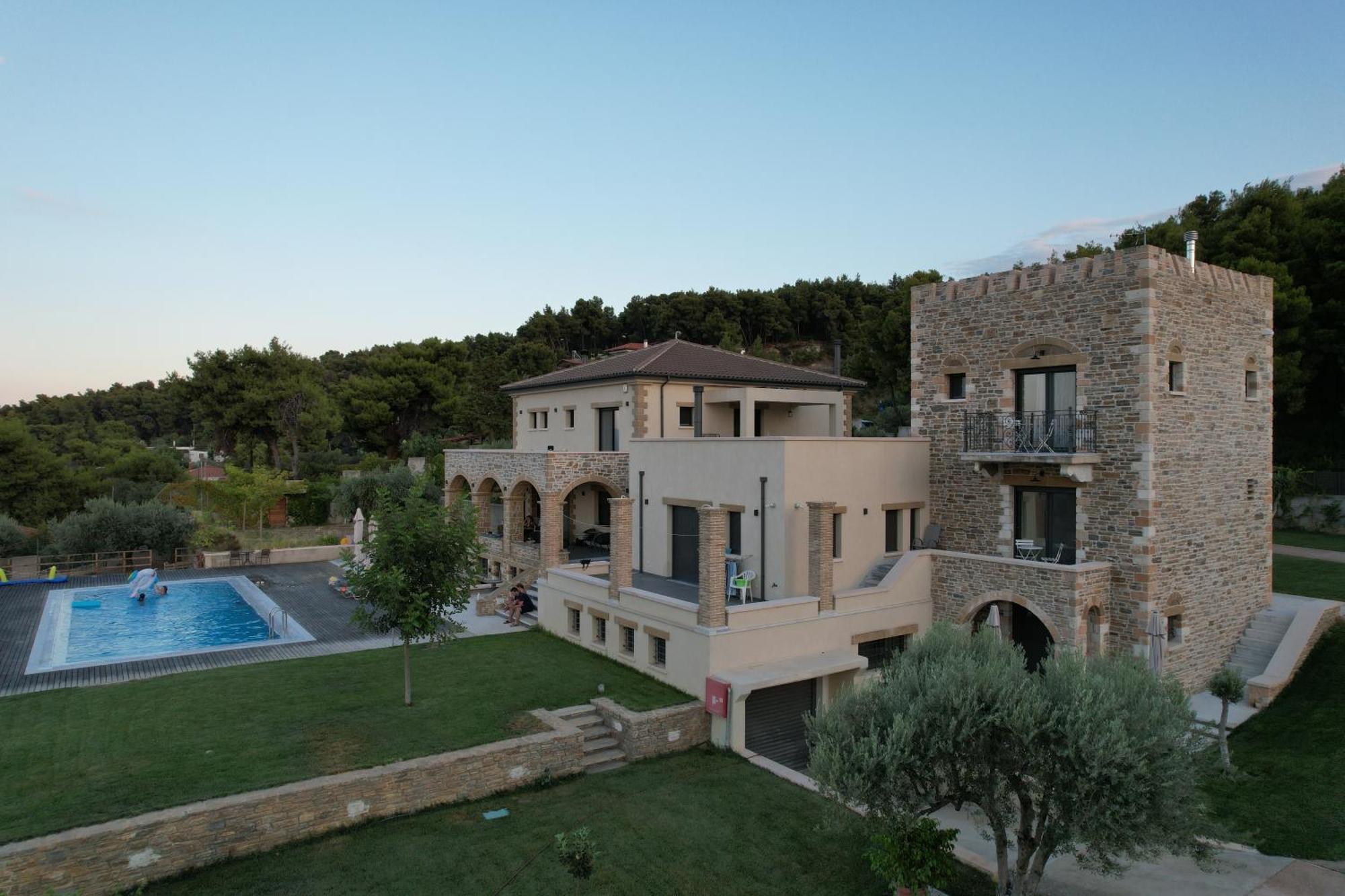 / Sea View And Pool Nearby Athens * Kalamos (Attica)
