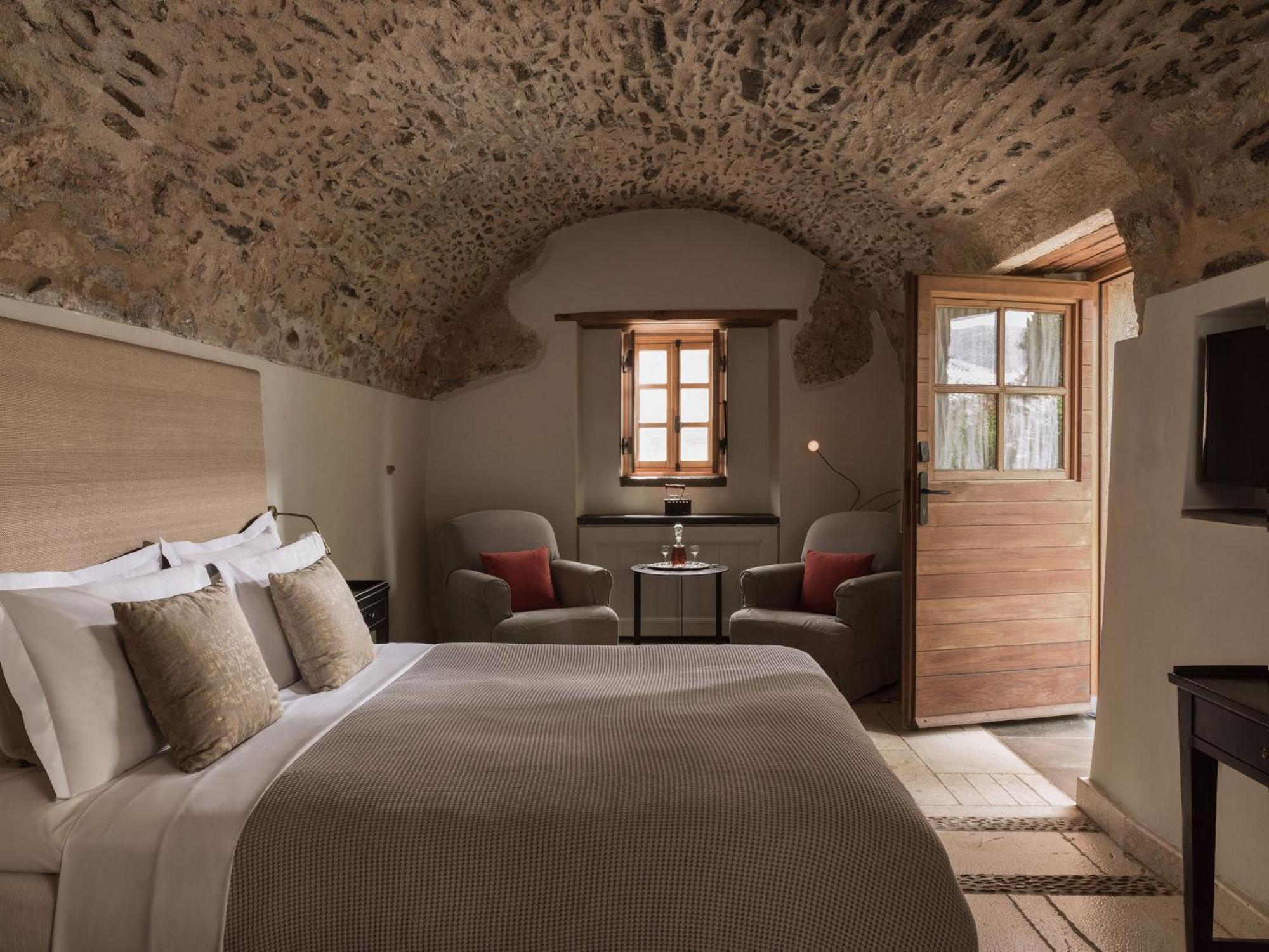 Kinsterna Monemvasia