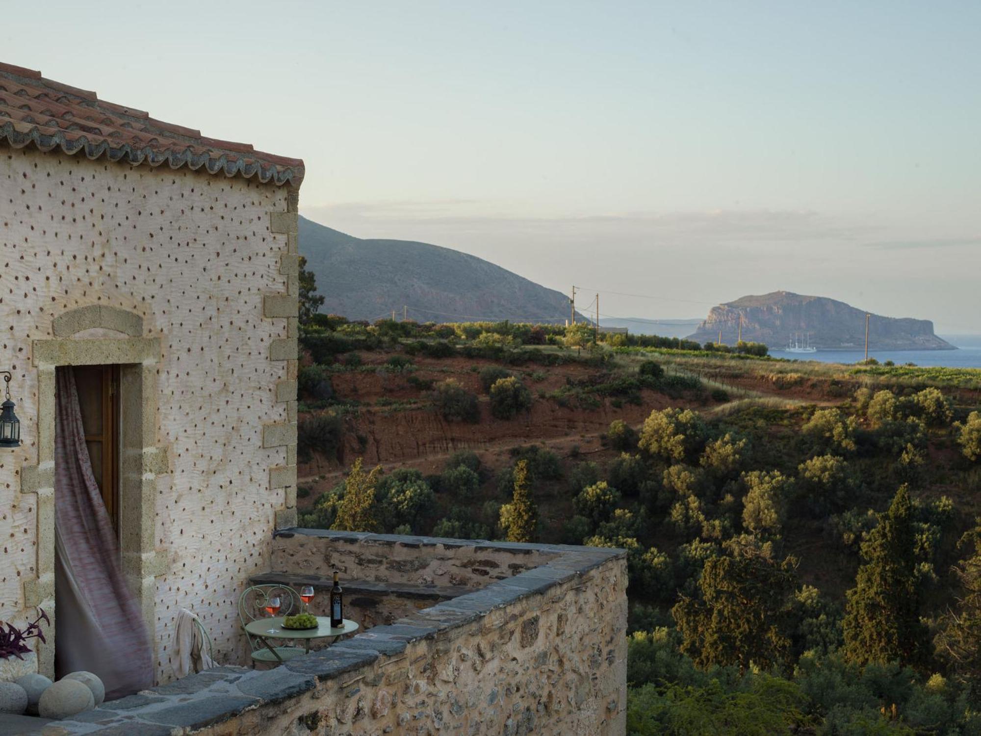 Kinsterna Hotel 5*