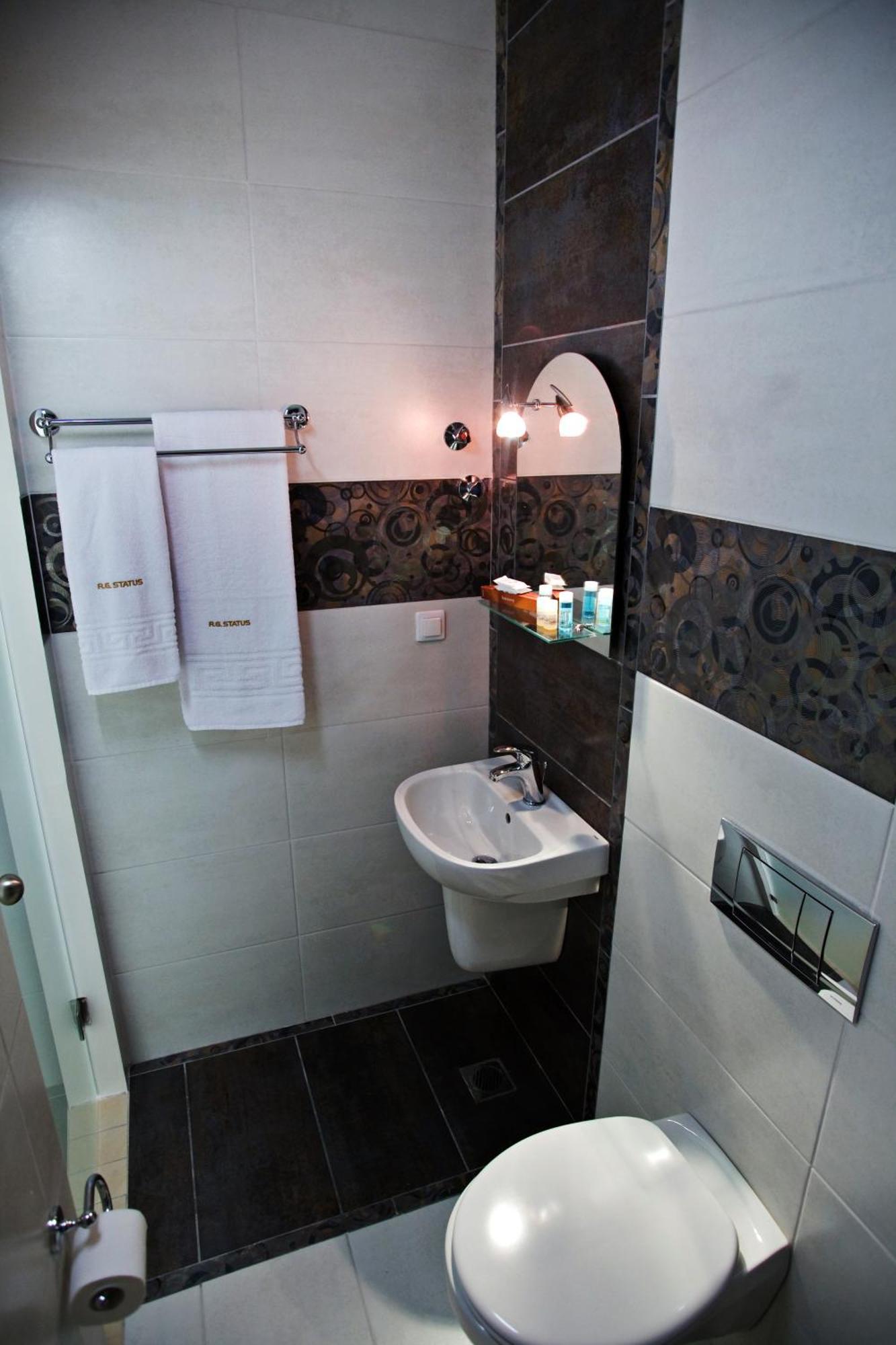 Hotel Rg Status 3*