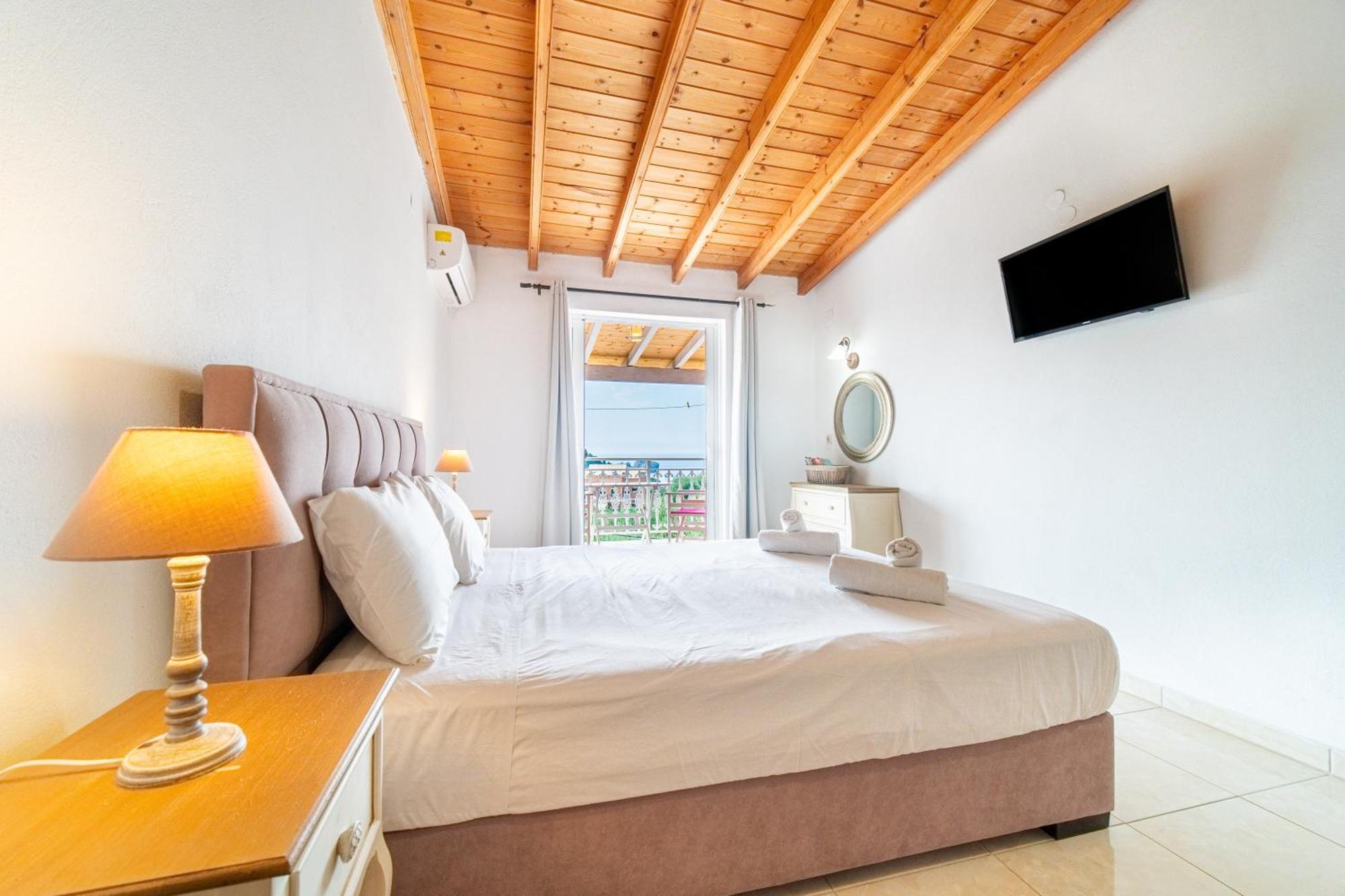Arianna Deluxe 21 Apartment Paleokastritsa