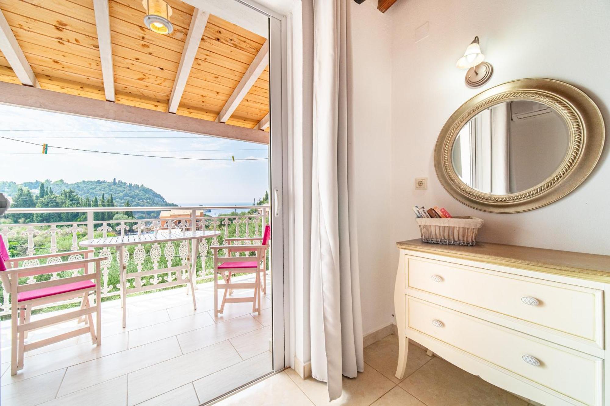 Arianna Deluxe 21 Apartment Paleokastritsa
