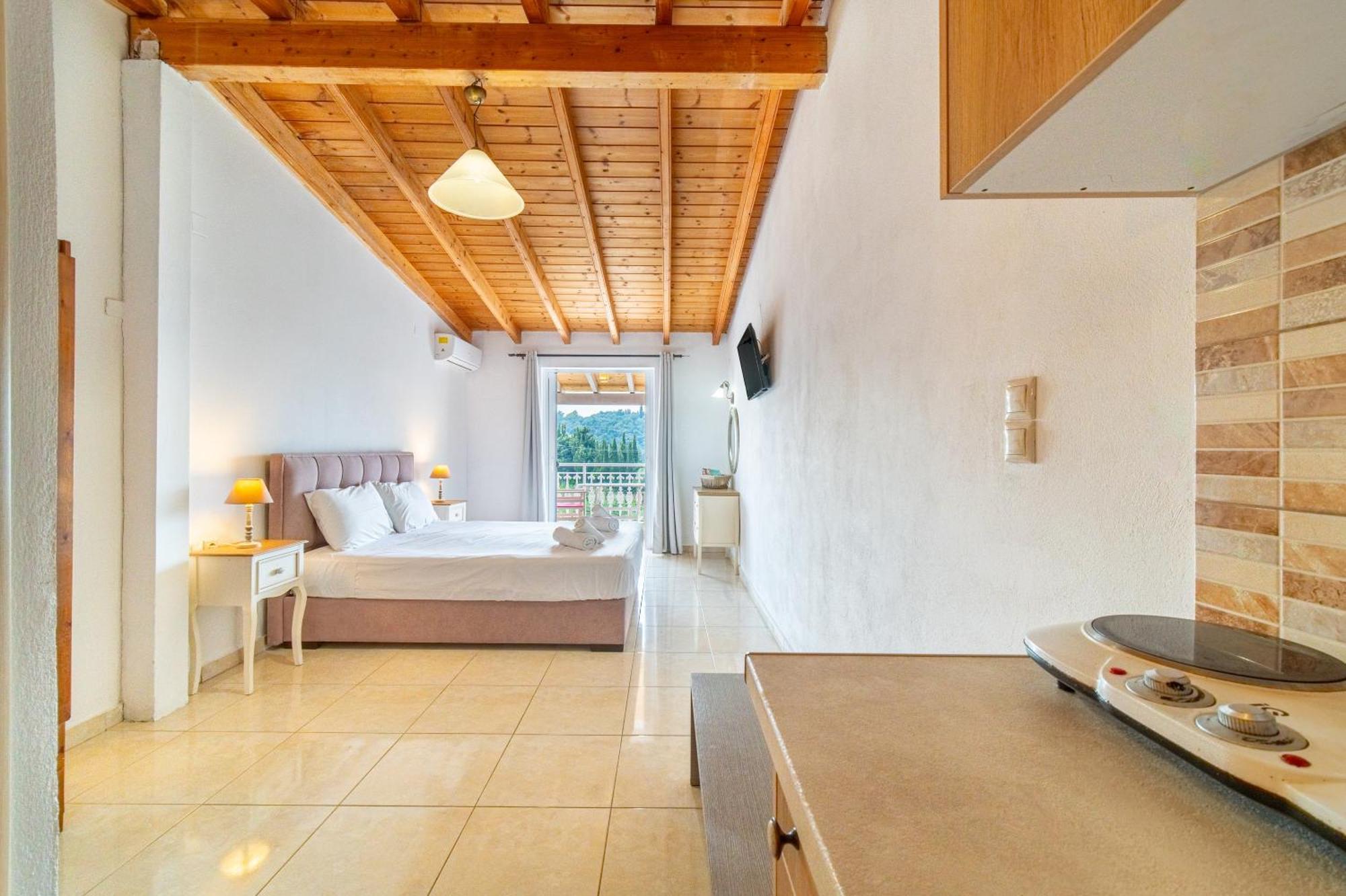 Arianna Deluxe 21 Apartment Paleokastritsa
