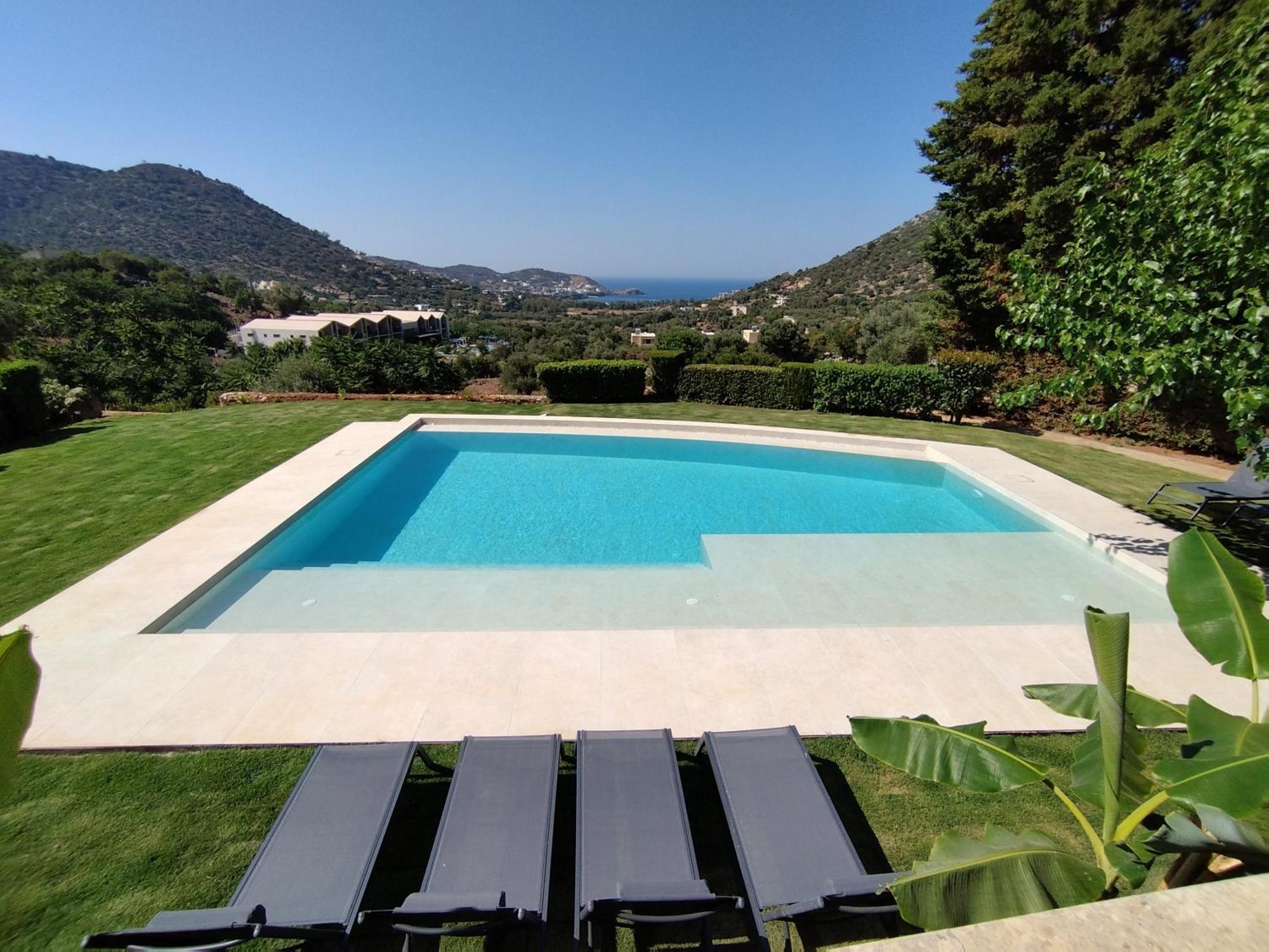 Manolioudis Villa *