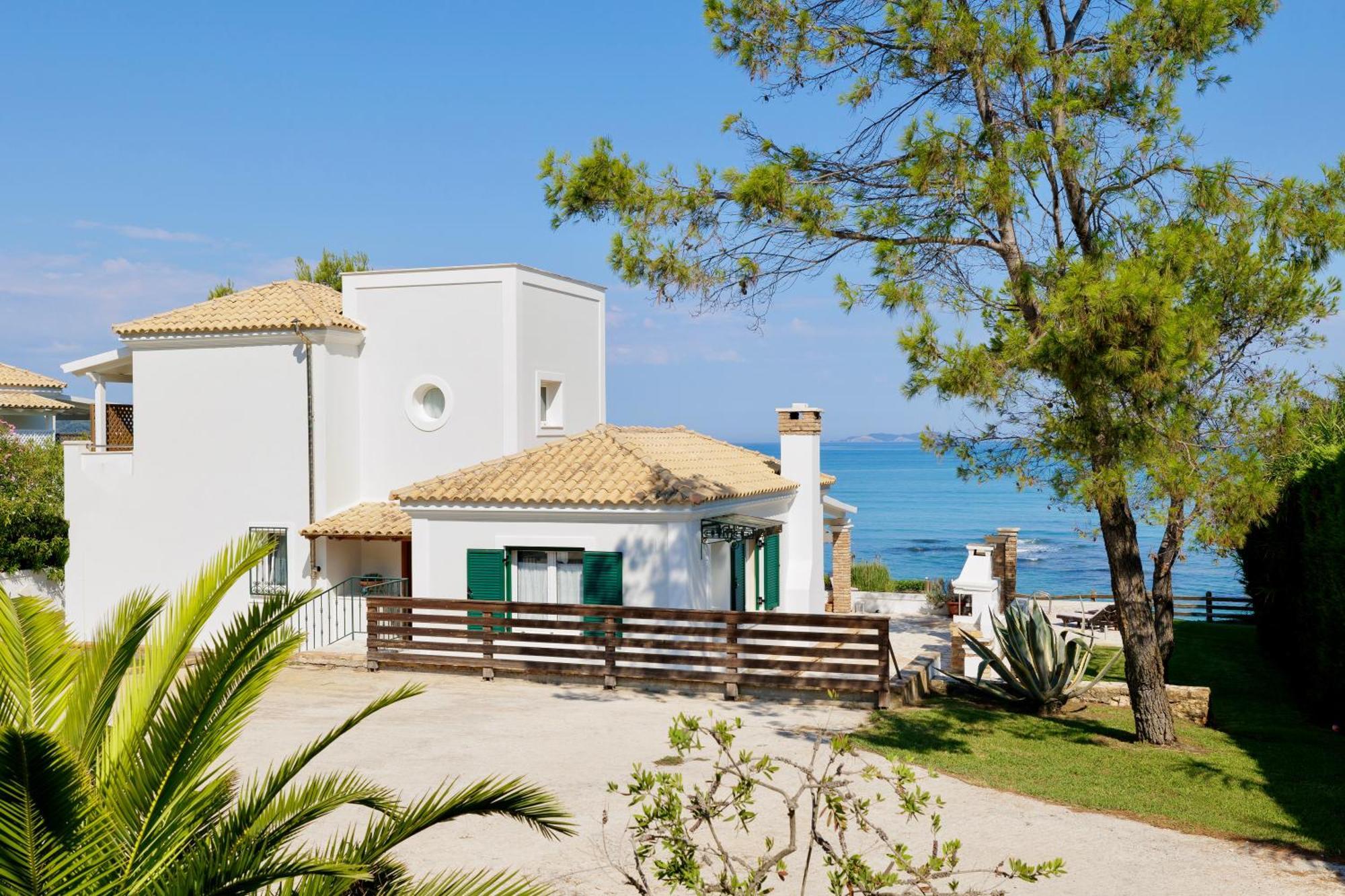 Villa Beachfront Dionysos - With Private *