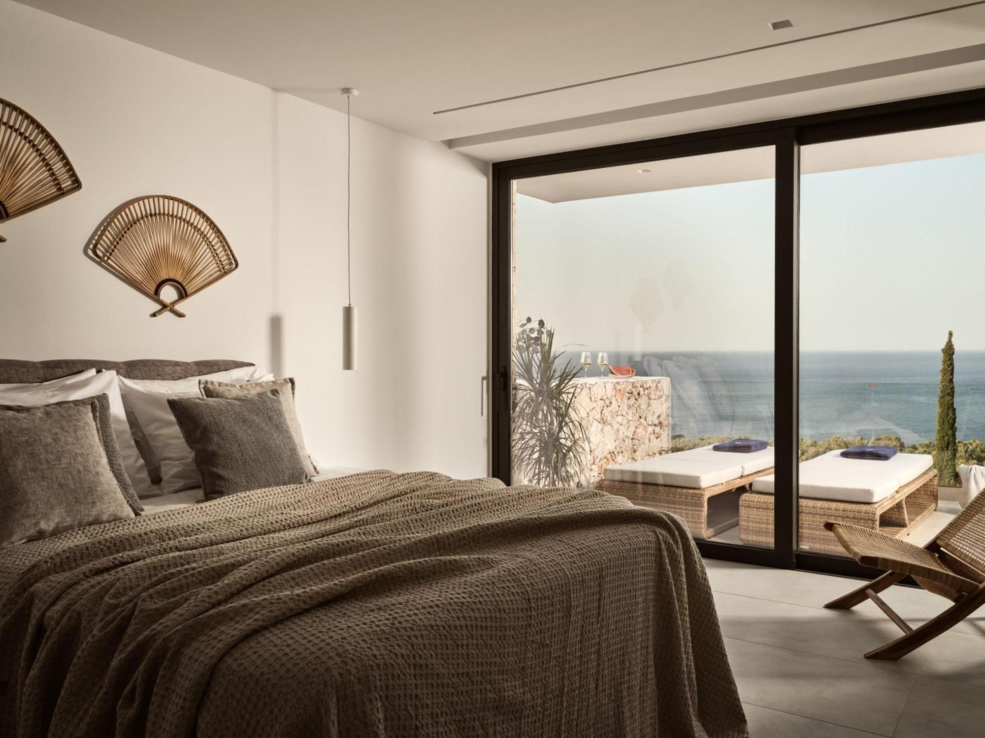 The Sall Complex B - Iconic Sea Views, By Zantewize