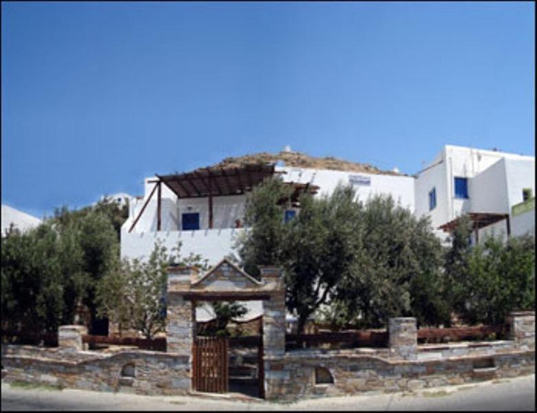 Nikos Place