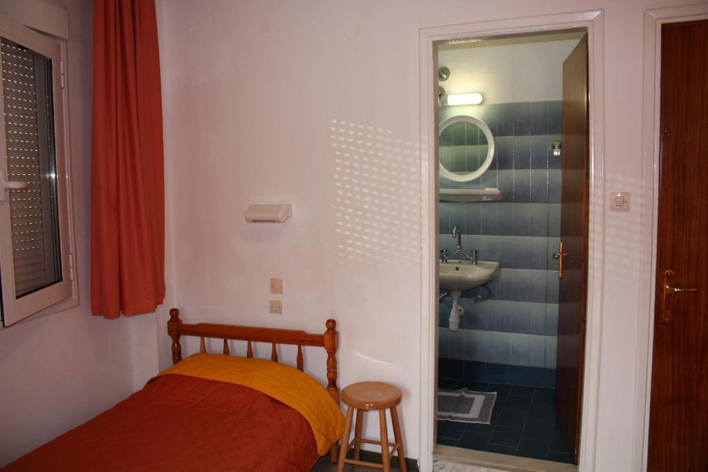 Dionyssos 2*