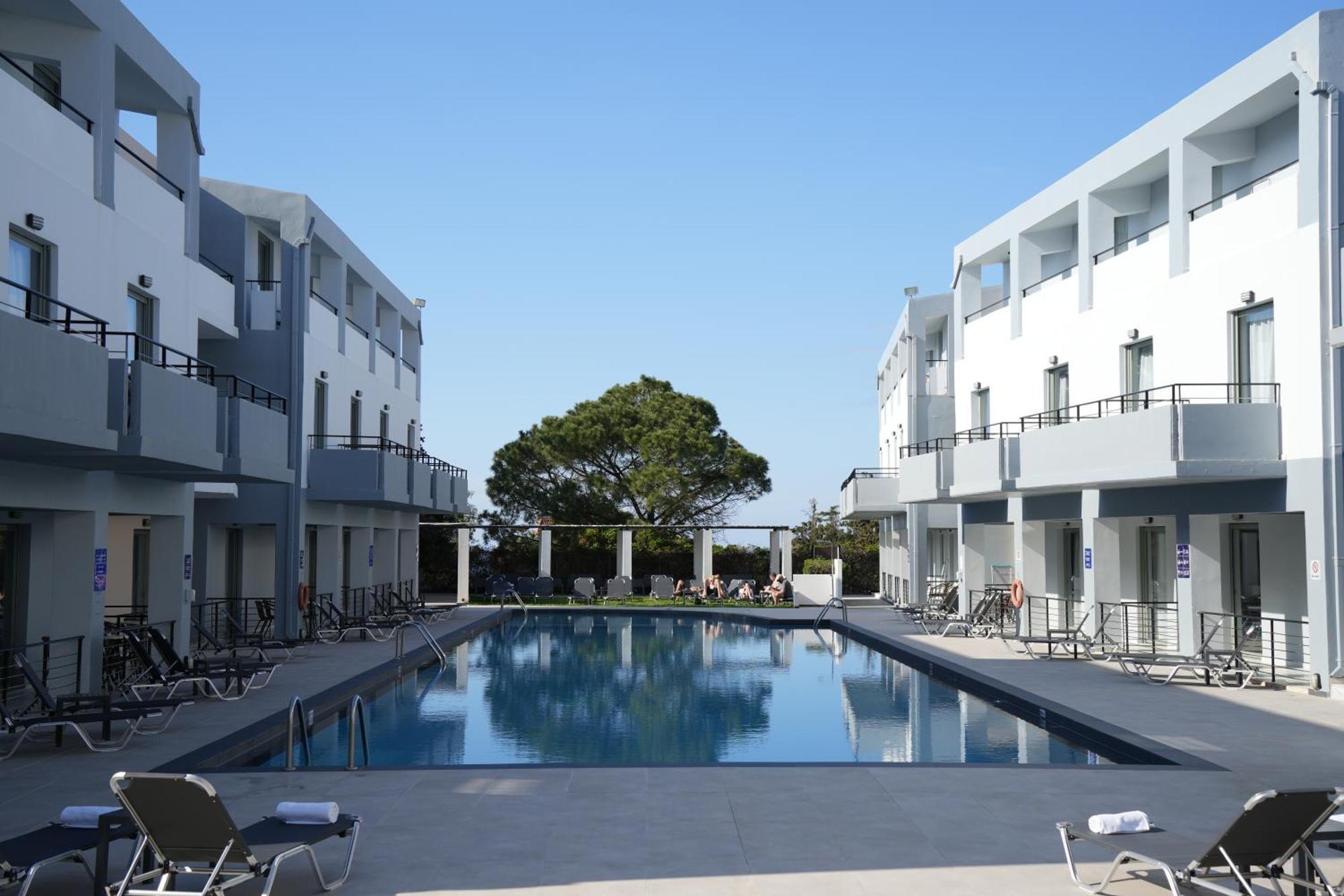 Sunrise Village Hotel 3*