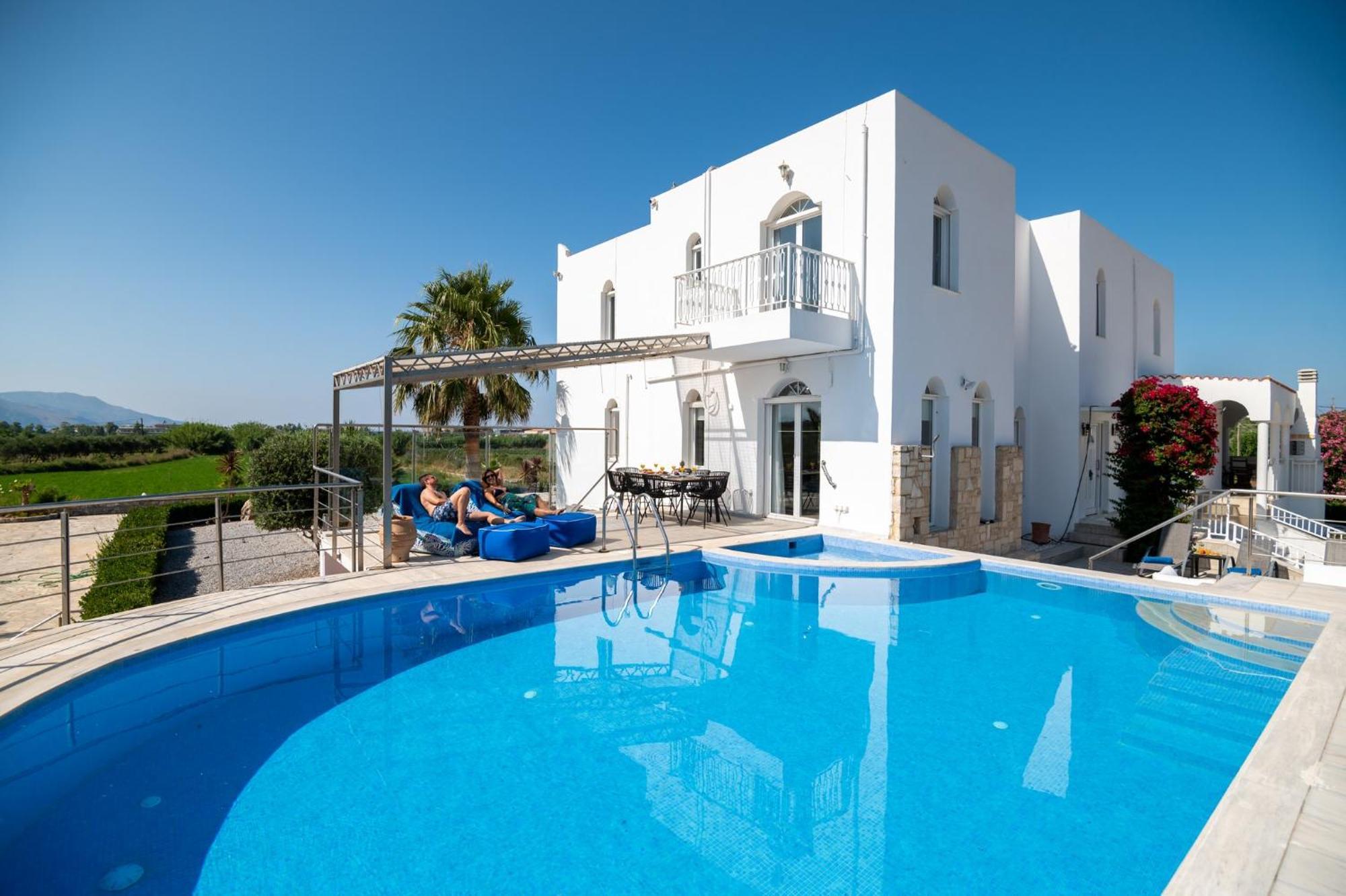 Santo Villa, A Riveting Group Sanctuary! * Paralia Kourna