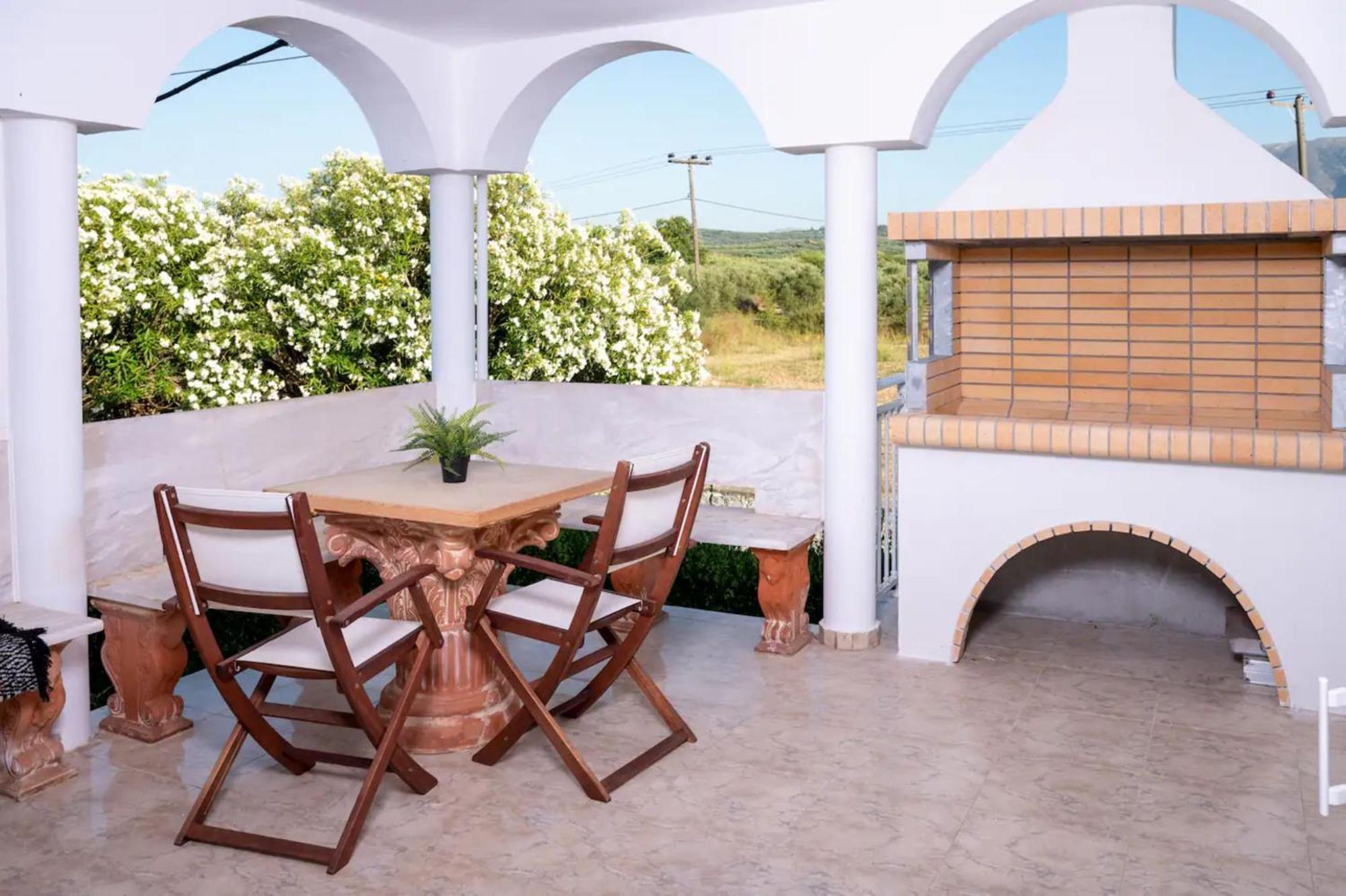 Santo Villa, A Riveting Group Sanctuary! Paralia Kourna