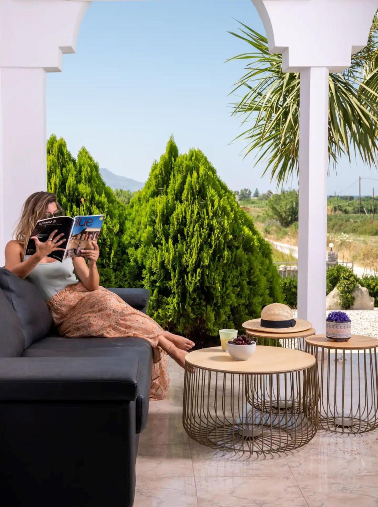 Villa Santo Villa, A Riveting Group Sanctuary! Paralia Kourna