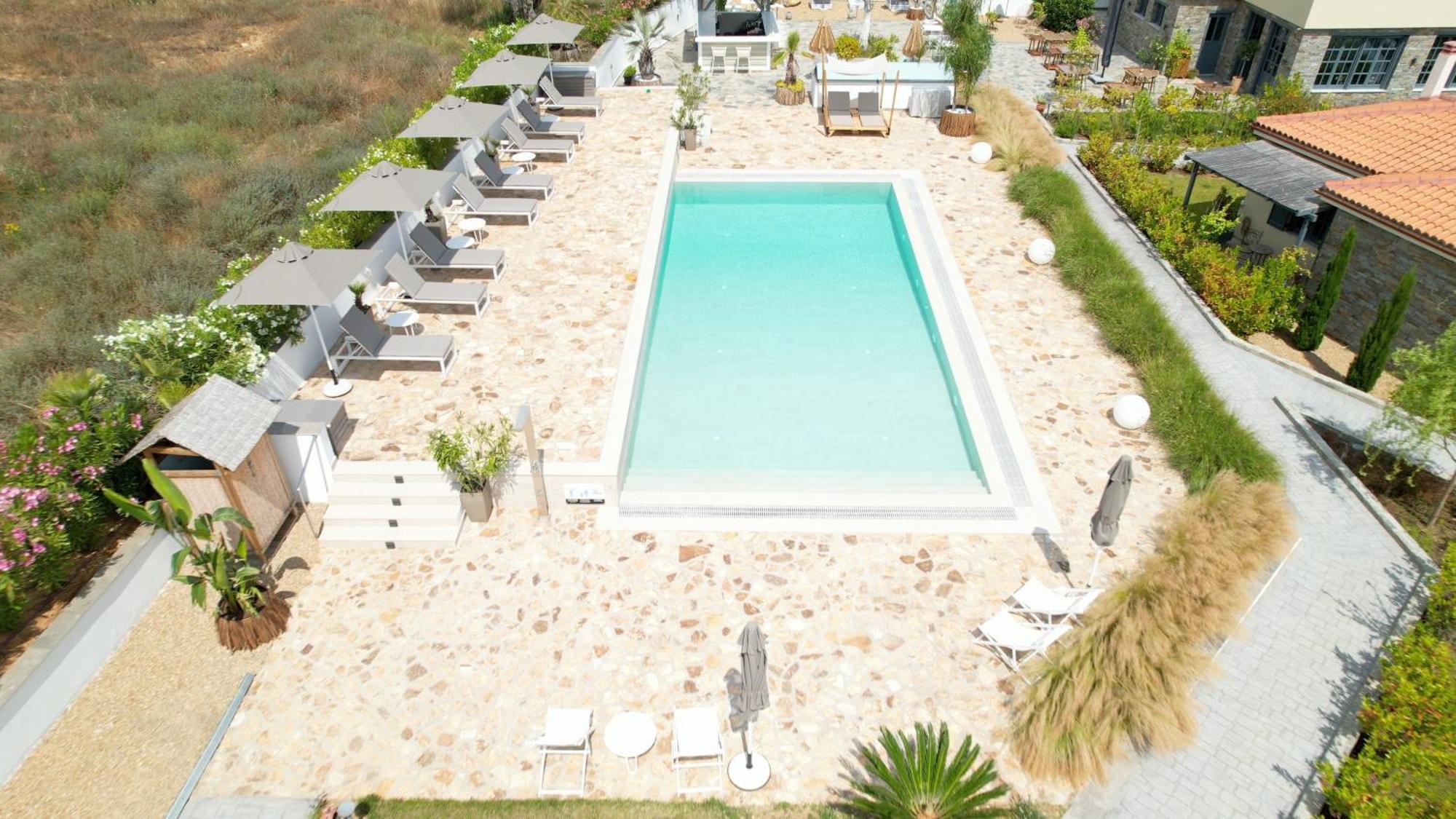 Ioniso Boutique 3*