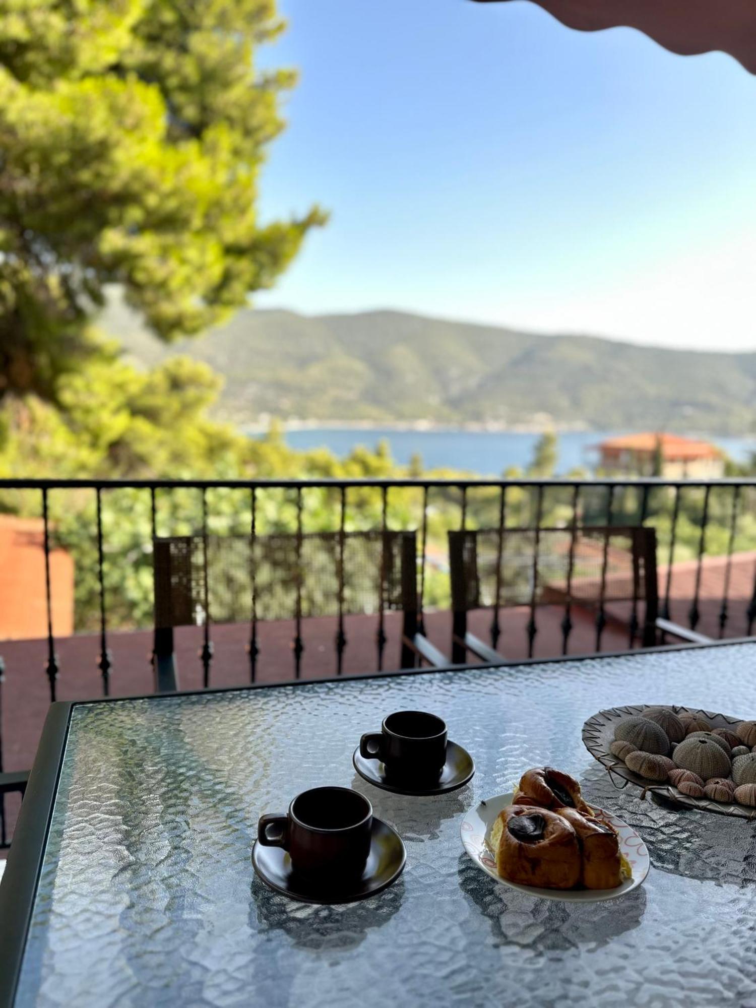 Holiday home Manos' Traditional Maisonette