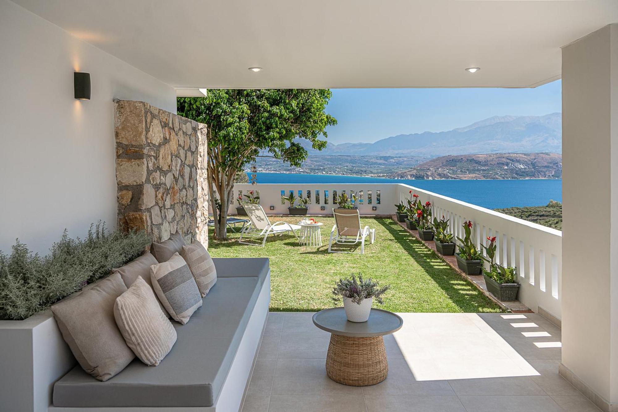 Elysian Sea-view Chania Apartment Sternai