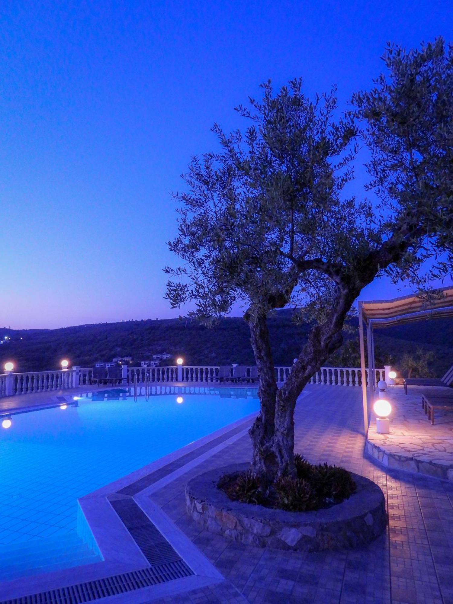 Thanos Village Gialova