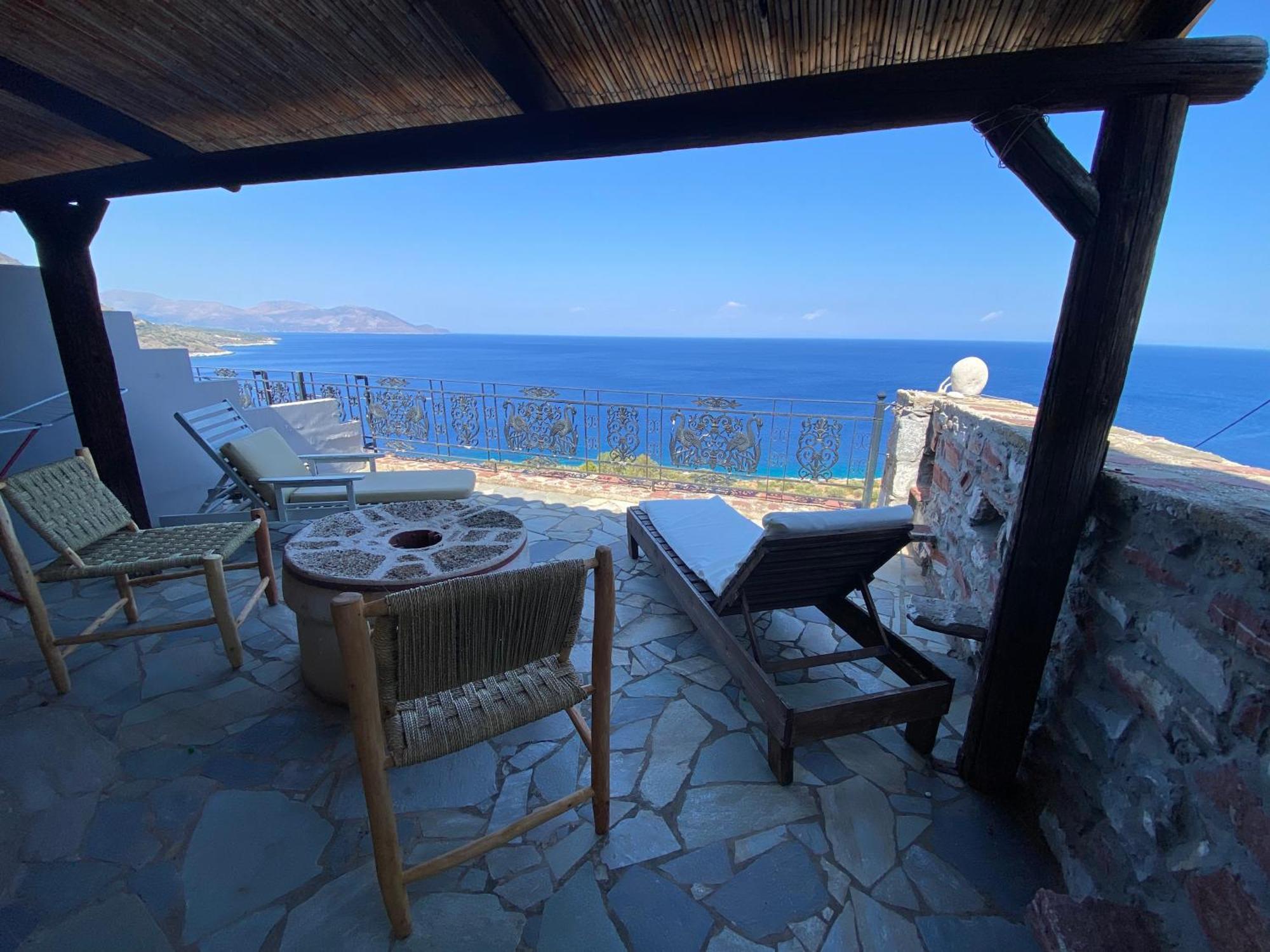 Guest house Castle Rizaraki 3*