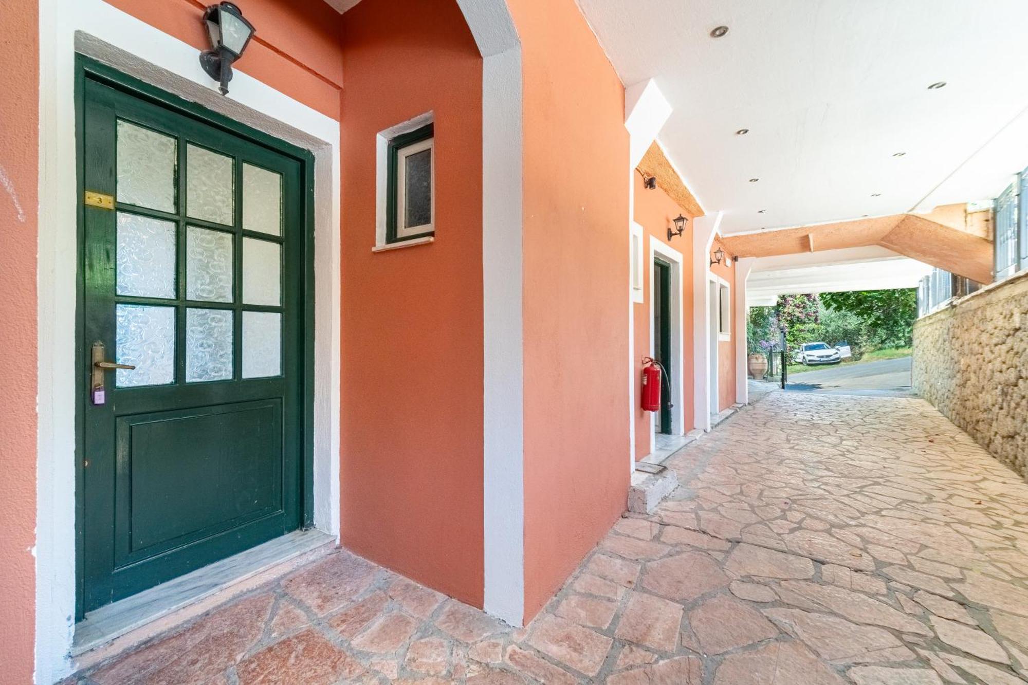Arianna Ground Floor 3 Apartment