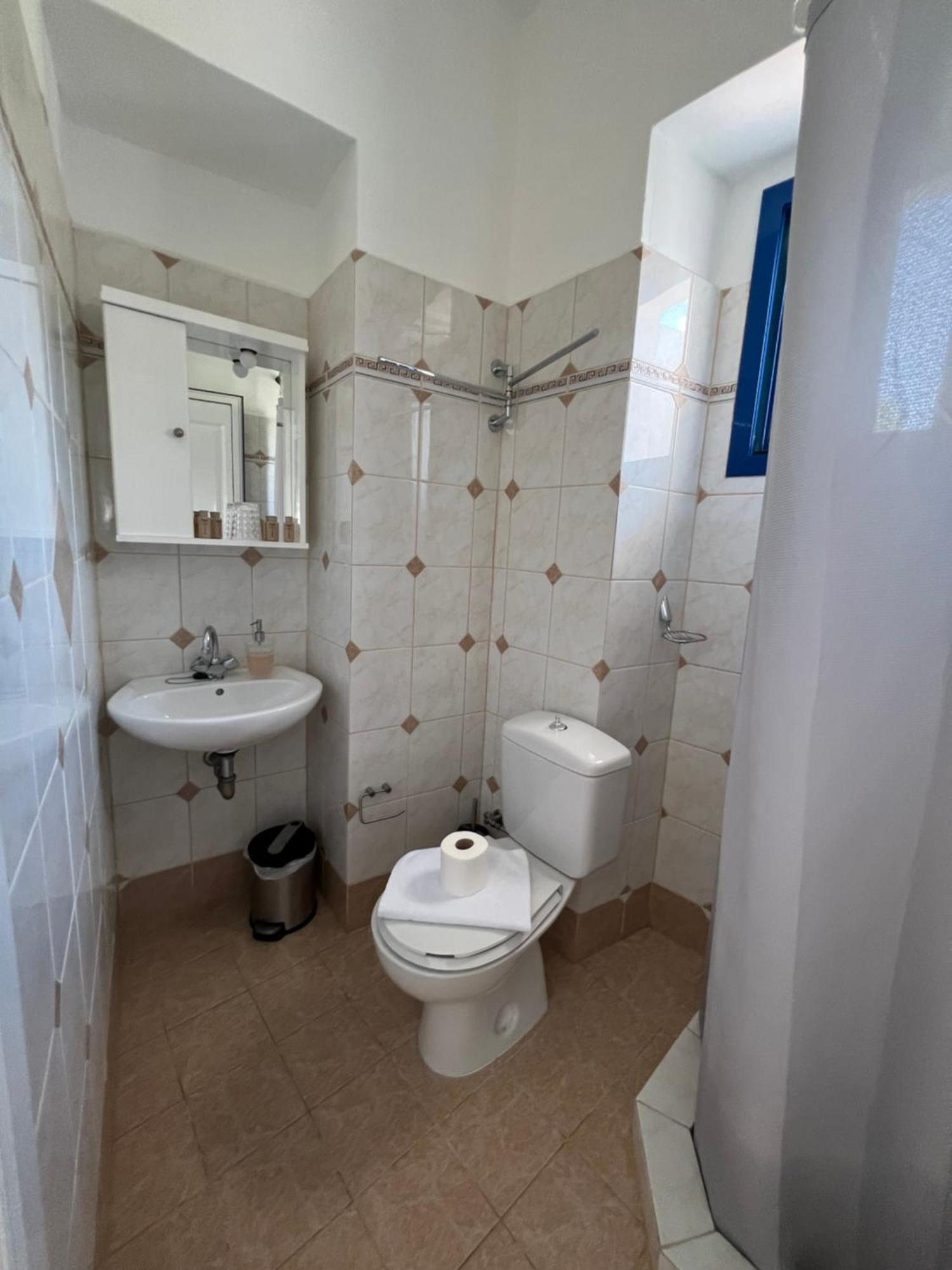 Elefanti Nani * Livadia (Tilos)