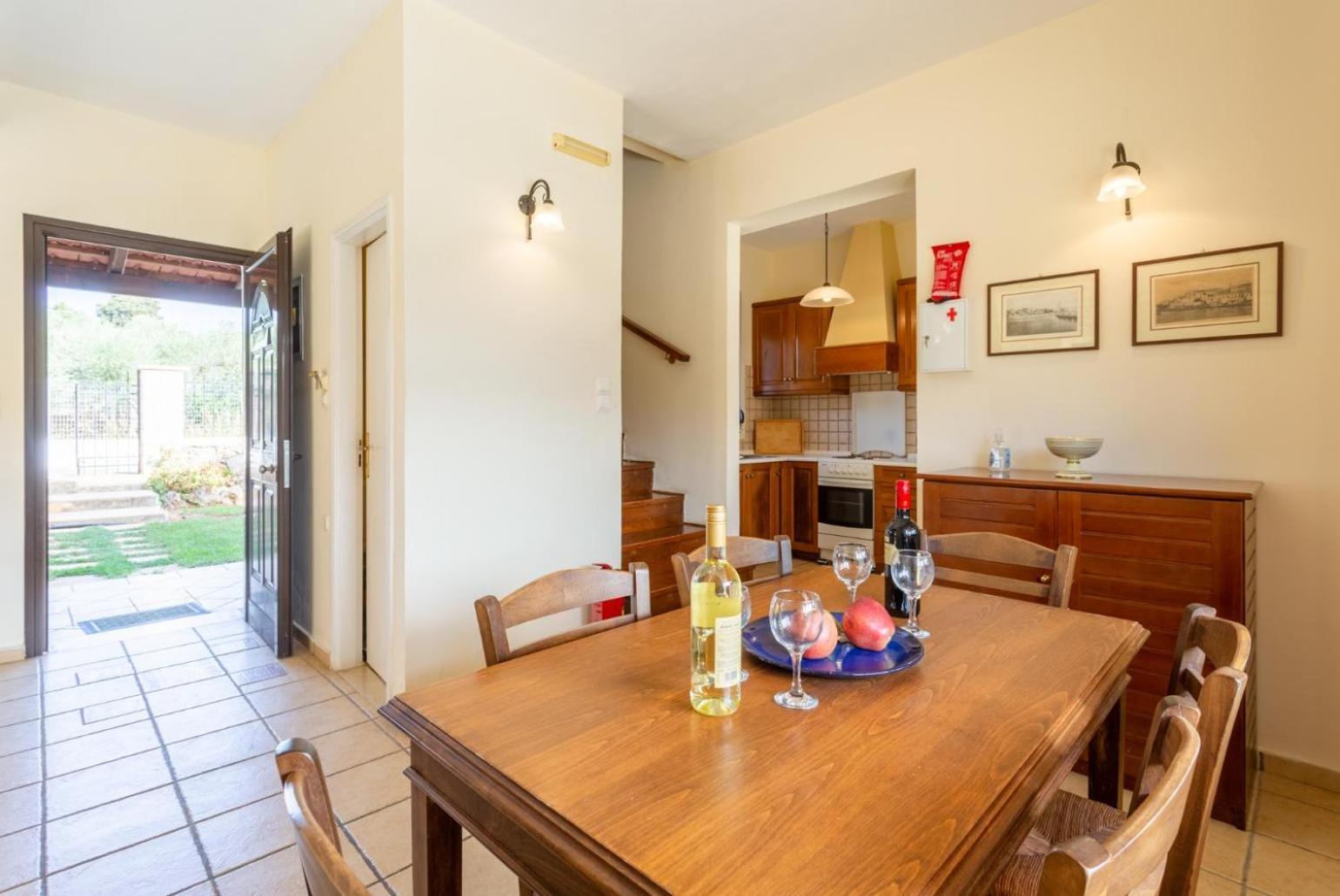 Villa Ekklisies Dio *