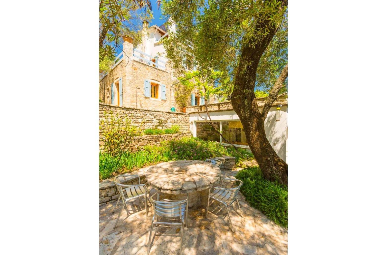 The Olive Press Bay Villa *